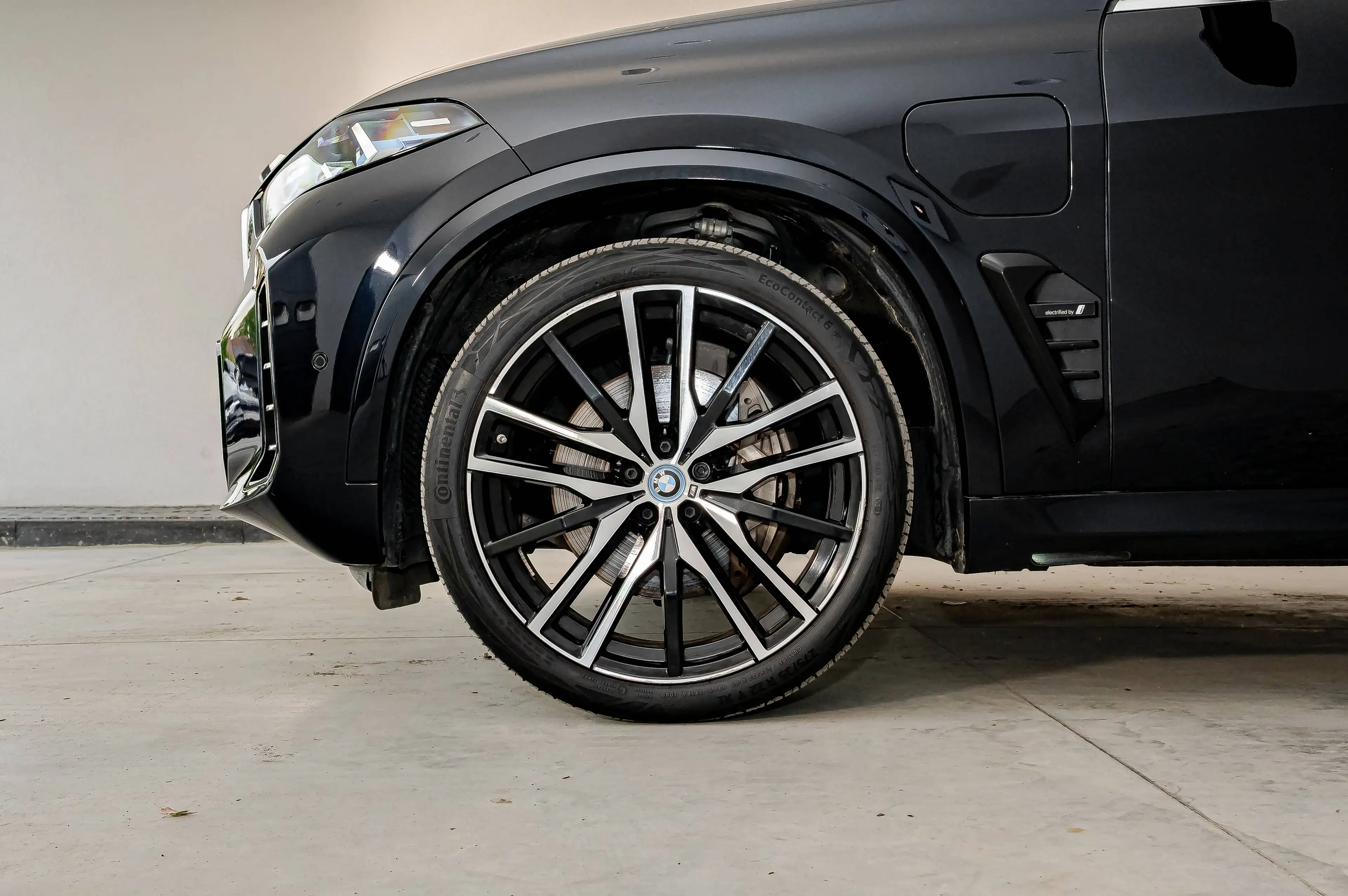 BMW X5 xDrive 50e — photo 10