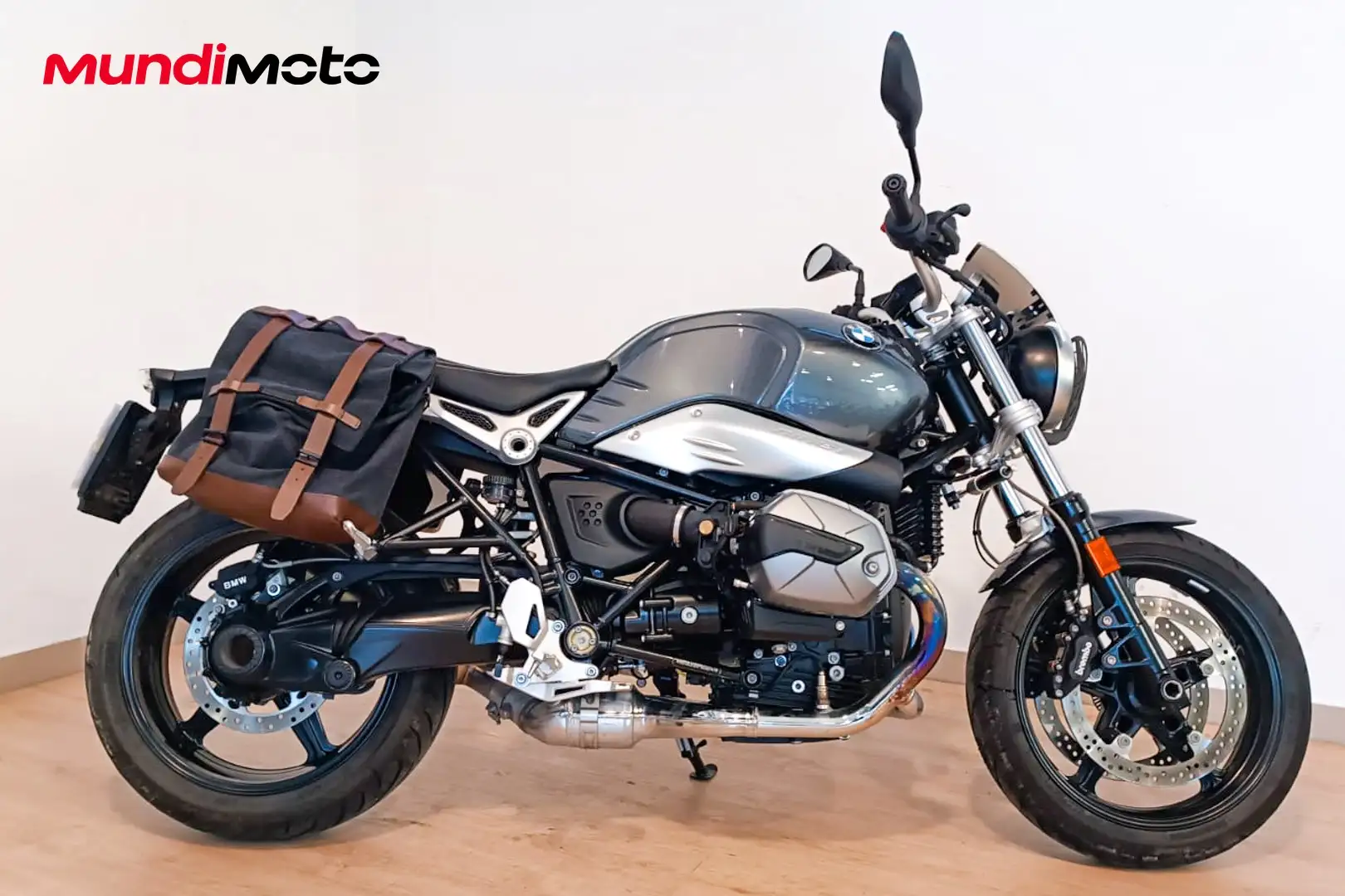 BMW R nineT - 1