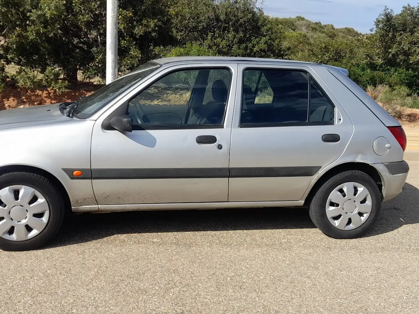 Ford Fiesta 1.8 TDdi Ghia - 2