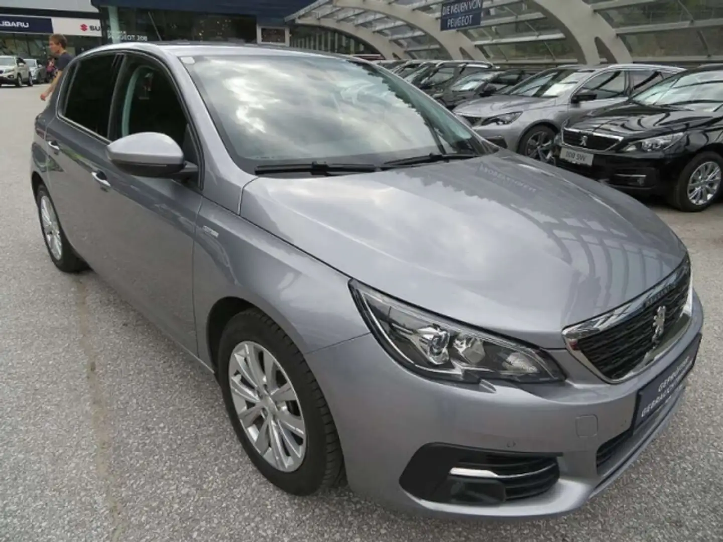 Peugeot 308 308 STYLE BHDI130 EAT8 1,2 Grau - 2