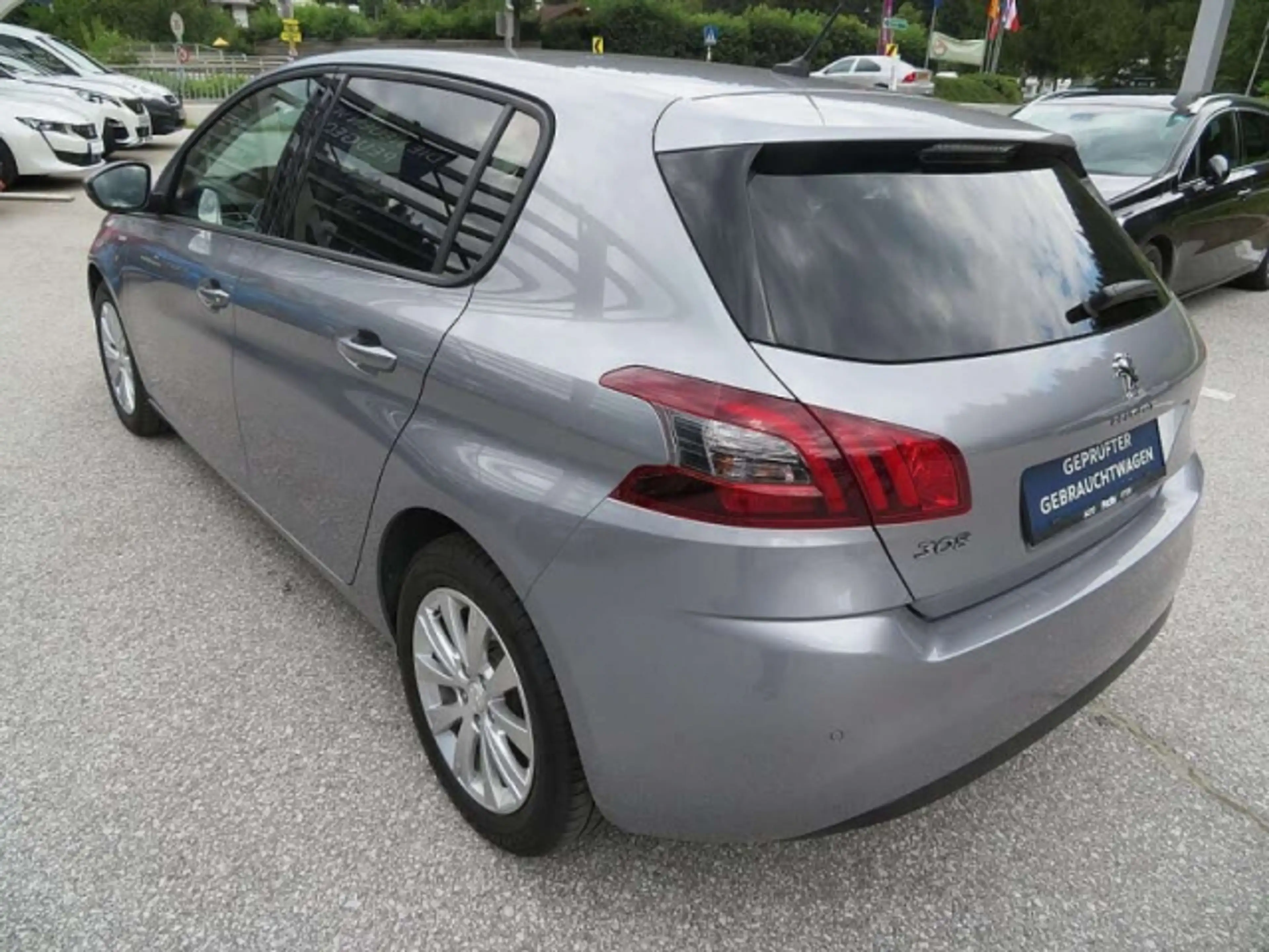 Peugeot 308 308 STYLE BHDI130 EAT8 1,2 — photo 6