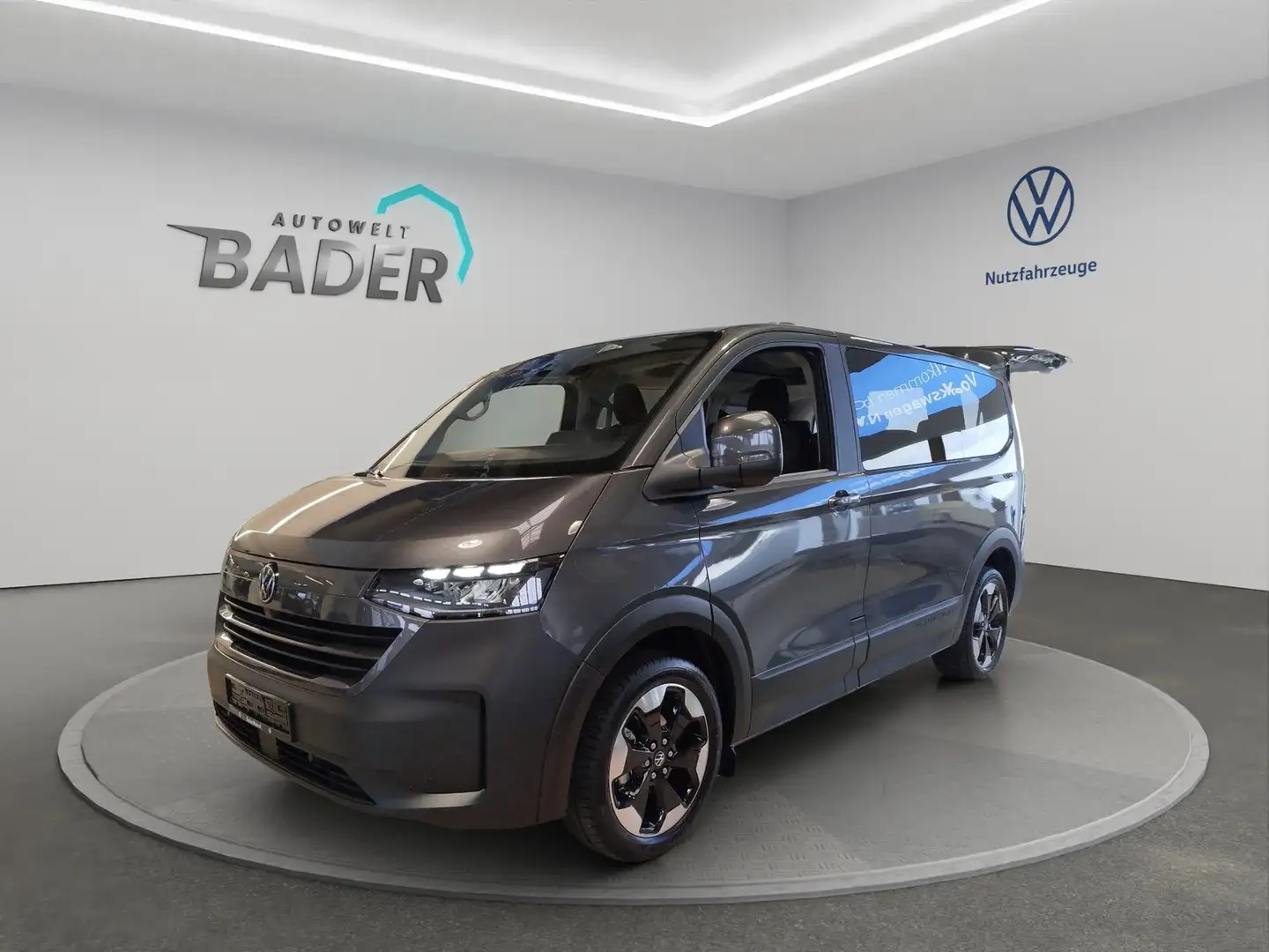 Volkswagen T7 Caravelle -E Life 160 kW BEV 1-Gang Gri - 1