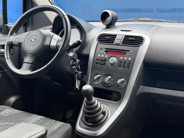 Opel Agila view 7