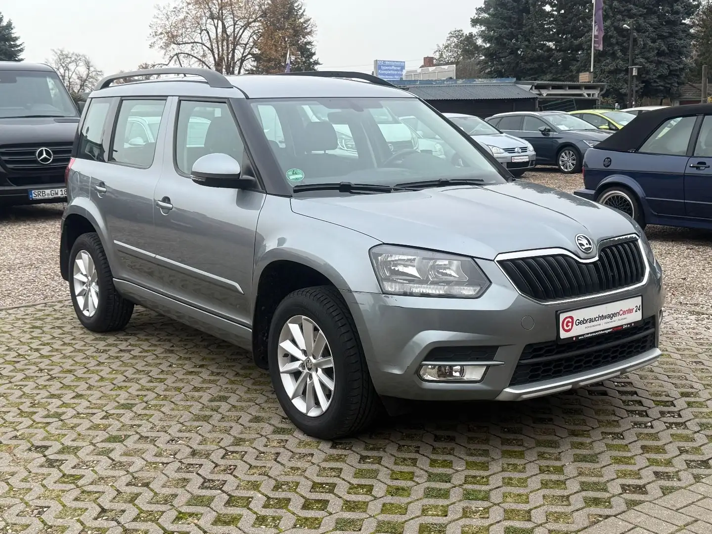Skoda Yeti Ambition, 1. Hand, Klimaauto., PDC, Alu Grau - 2