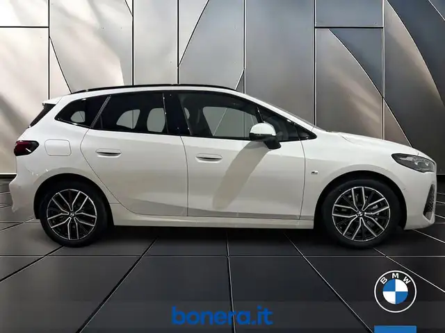 BMW 2 Series view 5