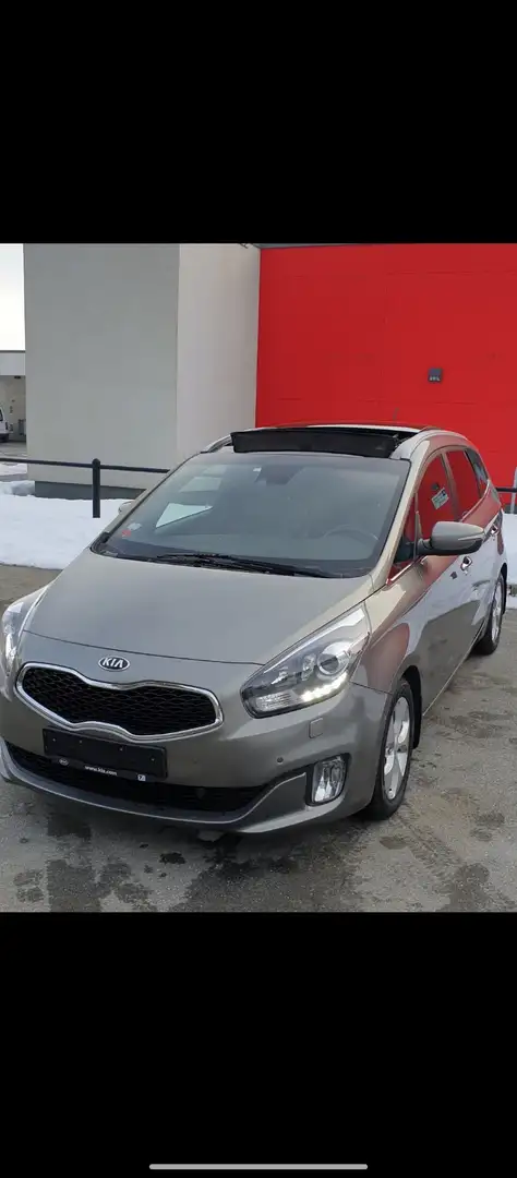 Kia Carens 1.7 CRDi 115 Fifa World Cup Edition - 1