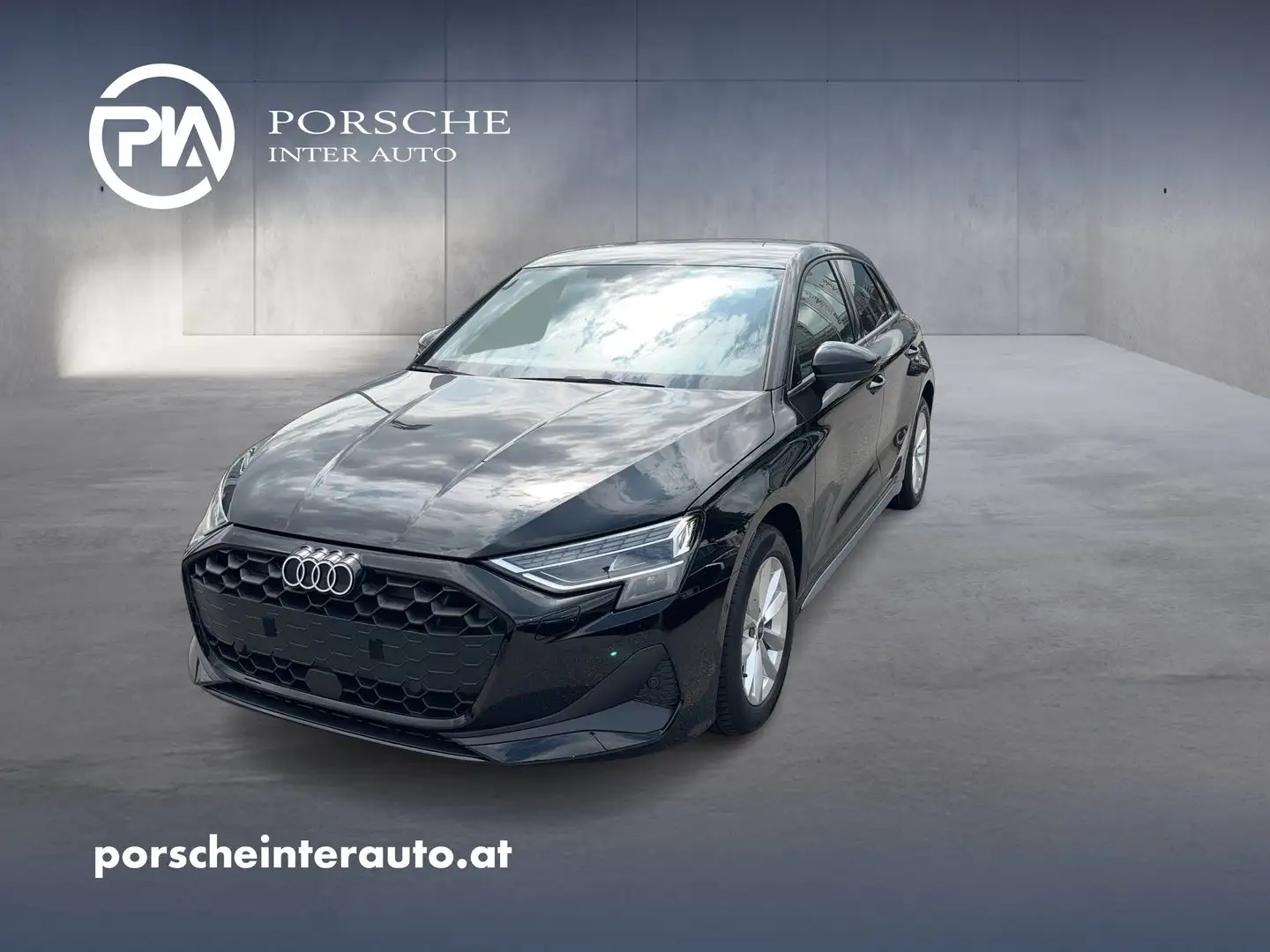 Audi A3 30 TFSI Schwarz - 1