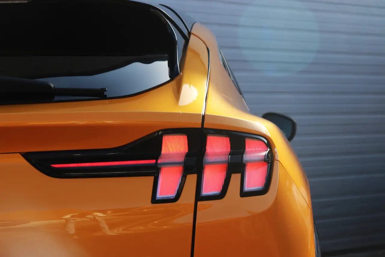 Ford Mustang Mach-E AWD Premium 269pk Keyless/Memory/B&O/SOH=94,3%, миниатюра 2