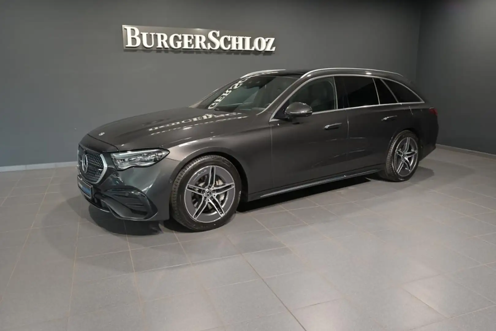 Mercedes-Benz E 300 de 4M T AMG/PANO/AHK/360/DIGITAL Grau - 1