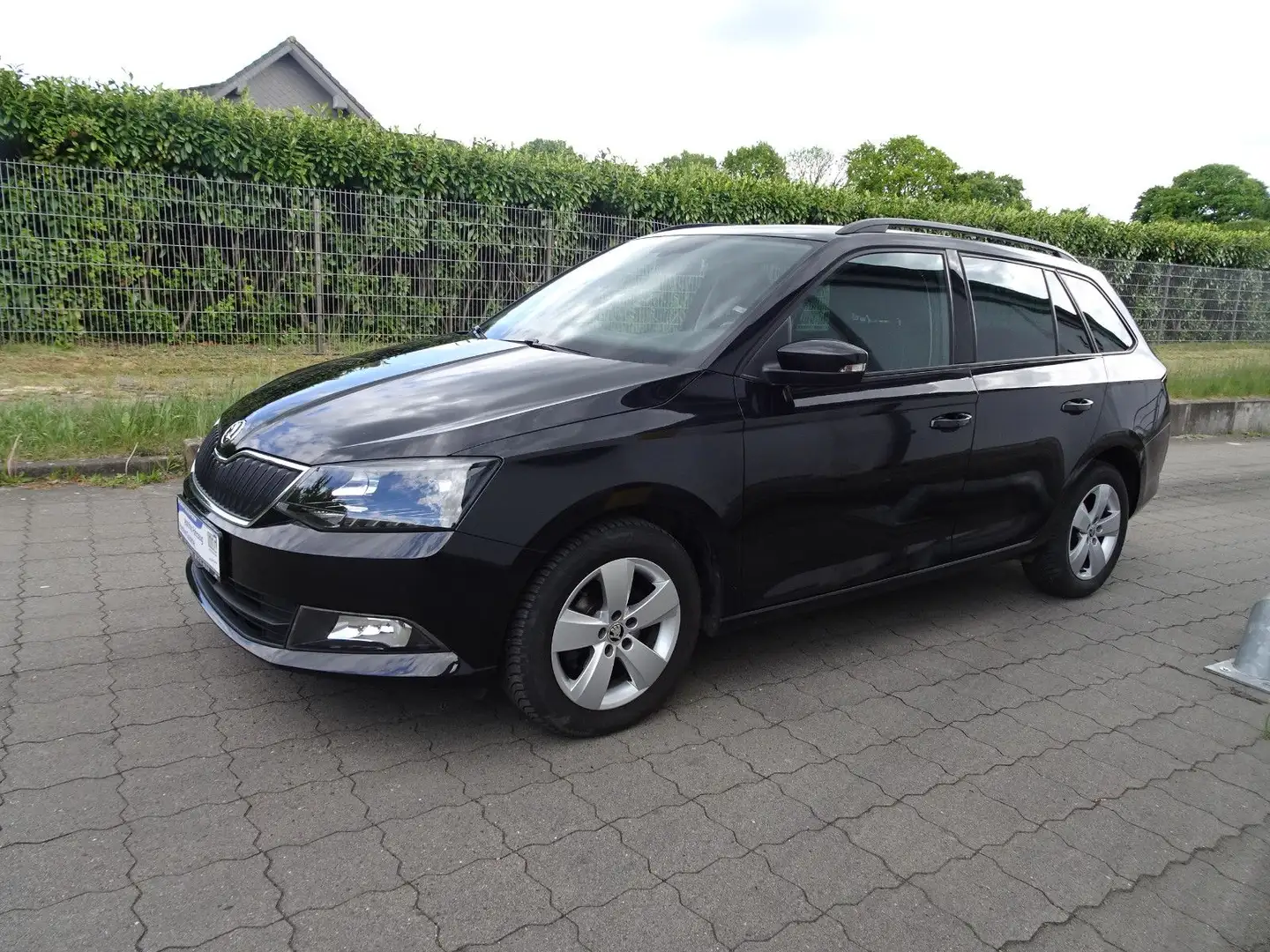 Skoda Fabia 1.2l TSI 66kW Style  /1-Hand/Keyless-Go Schwarz - 1