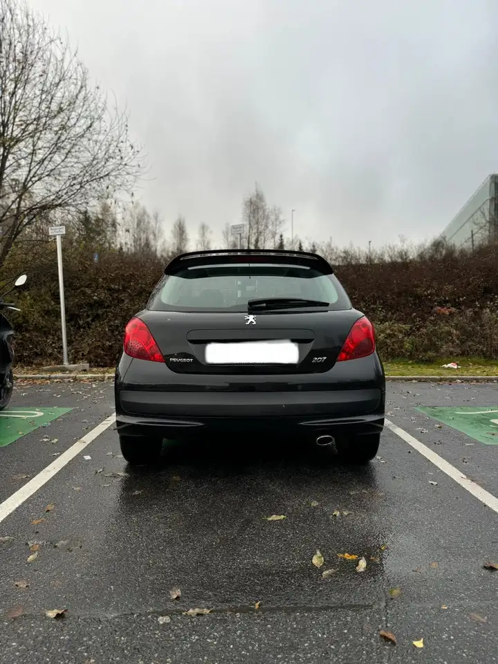 Peugeot 207 1.6 HDi 16v 110ch FAP Premium