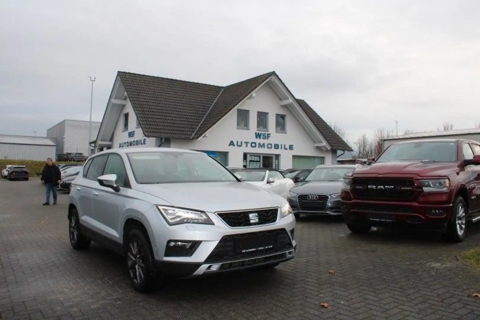 SEAT Ateca Style,LED,Navi/Touch,Sportsitze,AHK,el.Hec Argent - 1