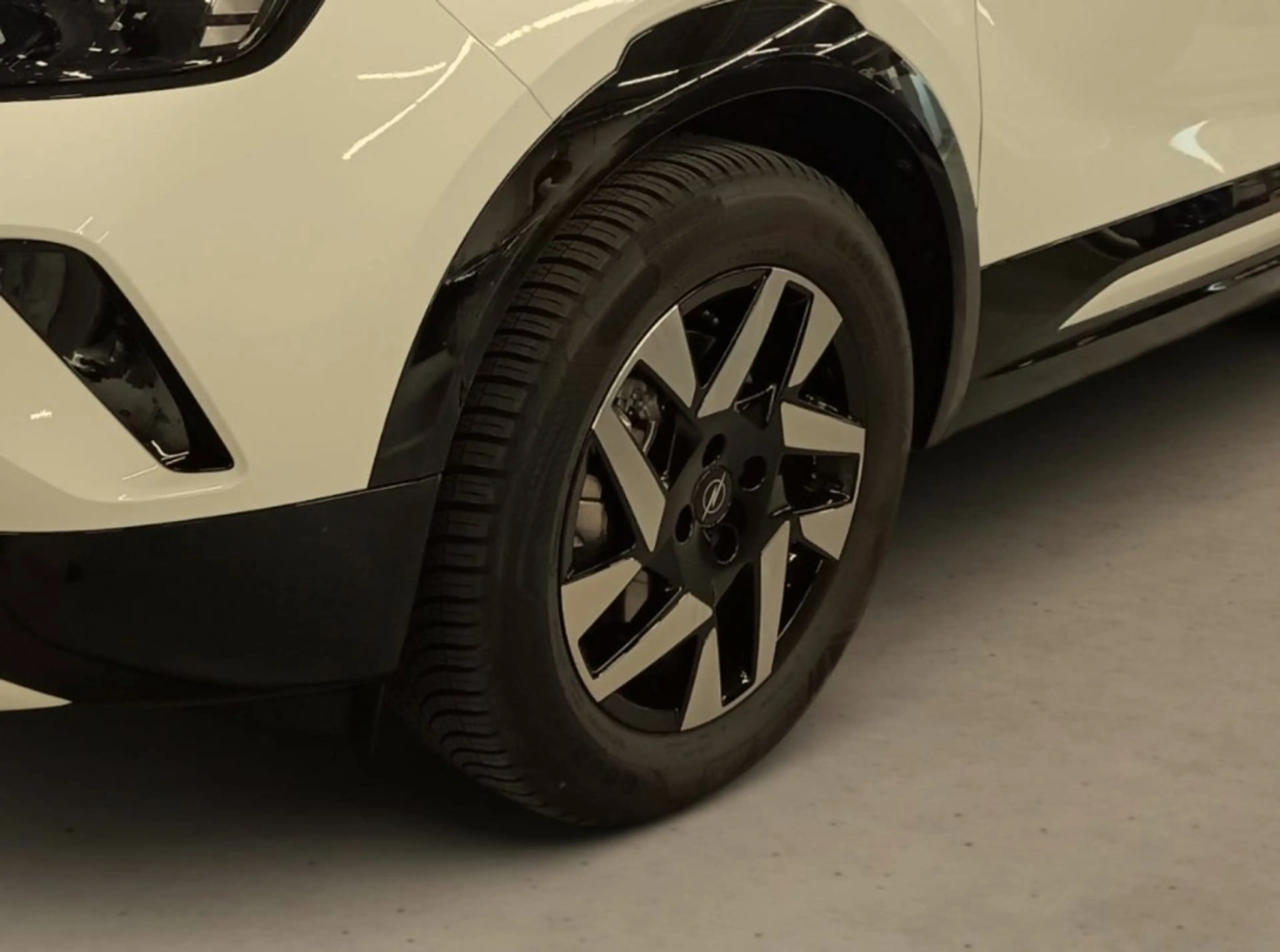 Opel Mokka E-MOKKA GS Hybrid 145 eDCT LP € 32.745,- — photo 11