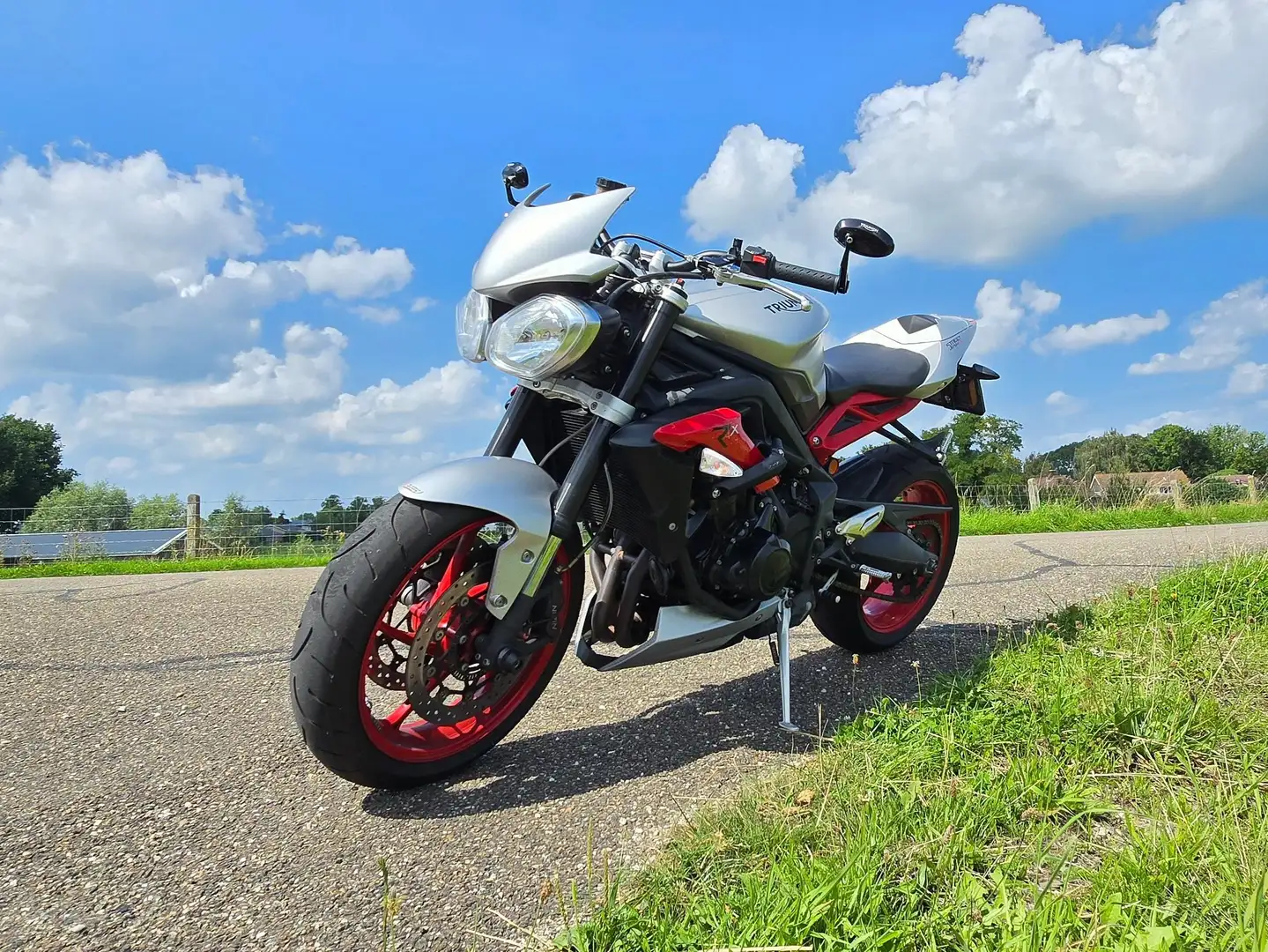 Triumph Street Triple 675 RX Zilver - 2