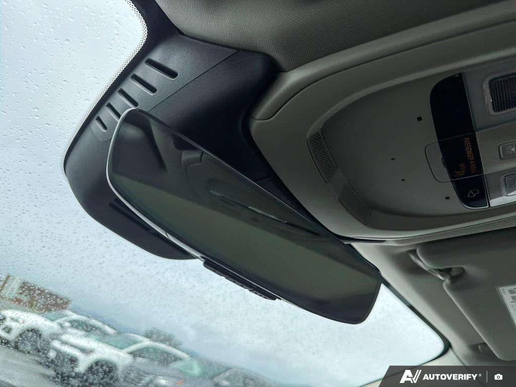 2026 Volvo XC60 T8 AWD Plus Dark Theme thumb 20