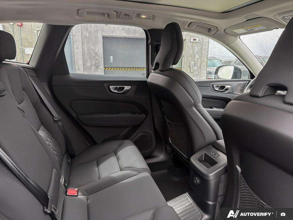2026 Volvo XC60 T8 AWD Plus Dark Theme thumb 22