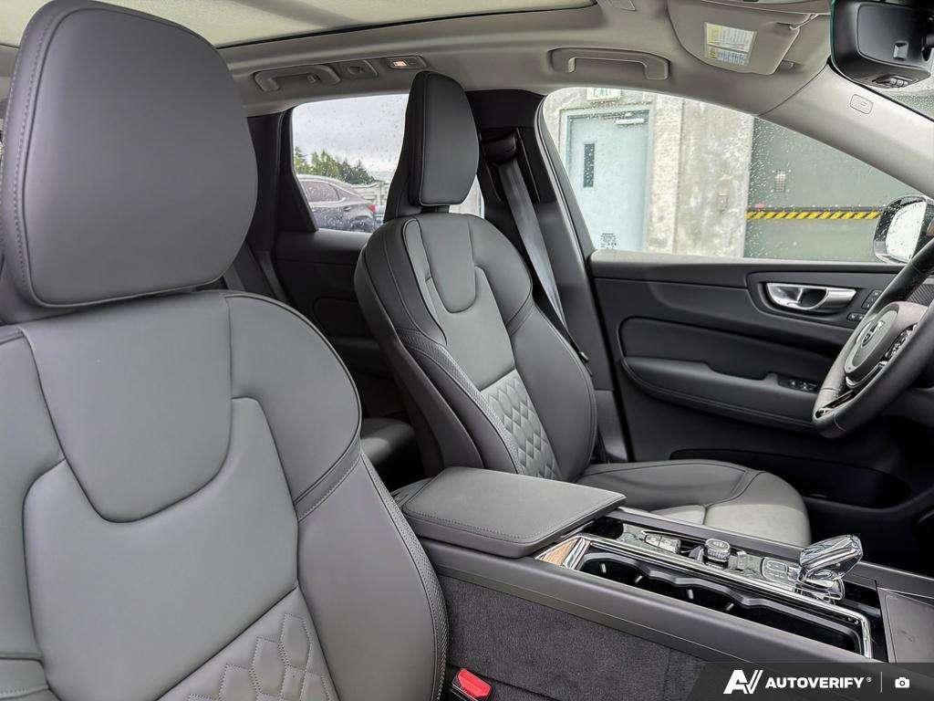 2026 Volvo XC60 T8 AWD Plus Dark Theme thumb 21