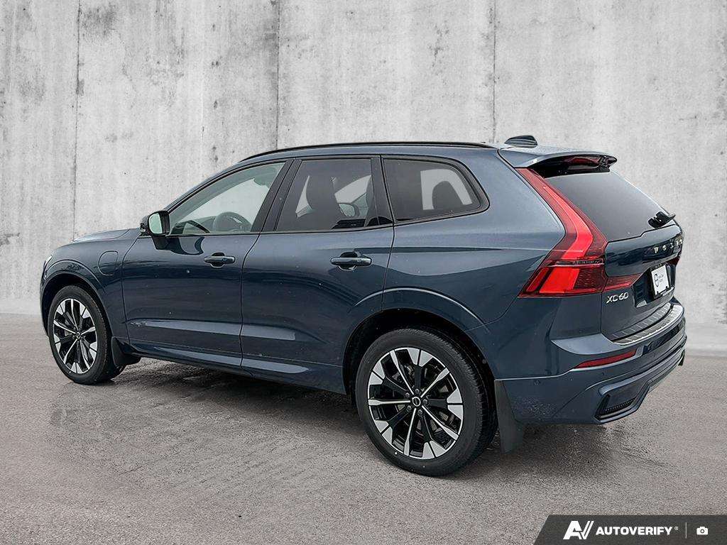 2026 Volvo XC60 T8 AWD Plus Dark Theme alt 4