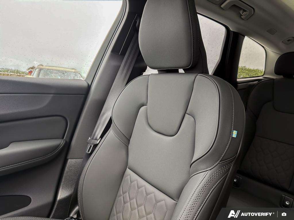 2026 Volvo XC60 T8 AWD Plus Dark Theme thumb 19