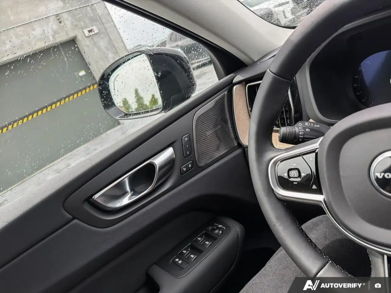 Volvo XC60 снимка Volvo XC60