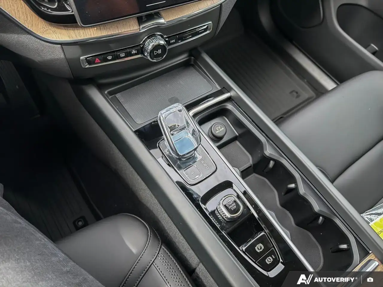Volvo XC60 снимка Volvo XC60