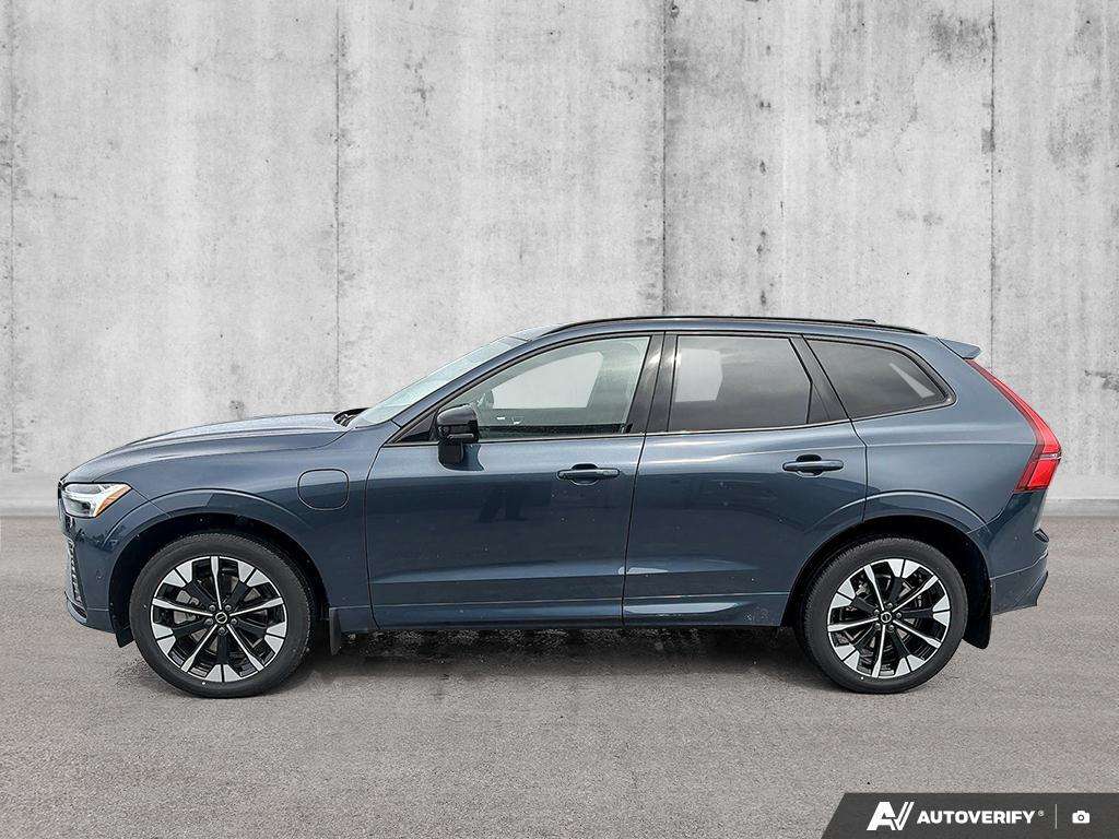 2026 Volvo XC60 T8 AWD Plus Dark Theme alt 3