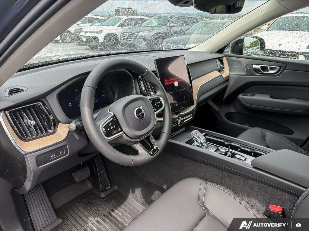2026 Volvo XC60 T8 AWD Plus Dark Theme thumb 12