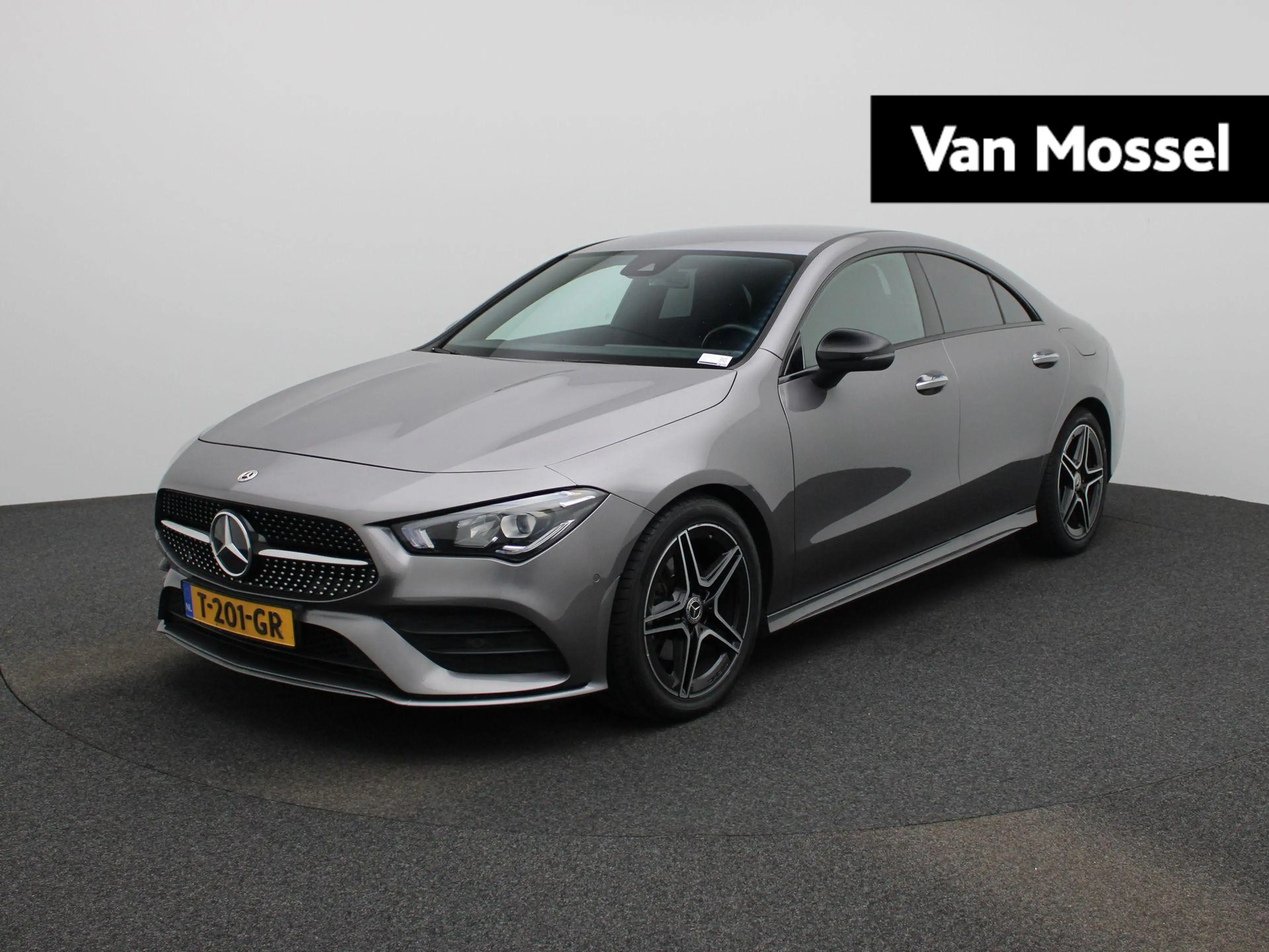 Mercedes-Benz CLA 180 AMG Line | ACHTERUITRIJCAMERA | TREKHAAK | SFEERVE