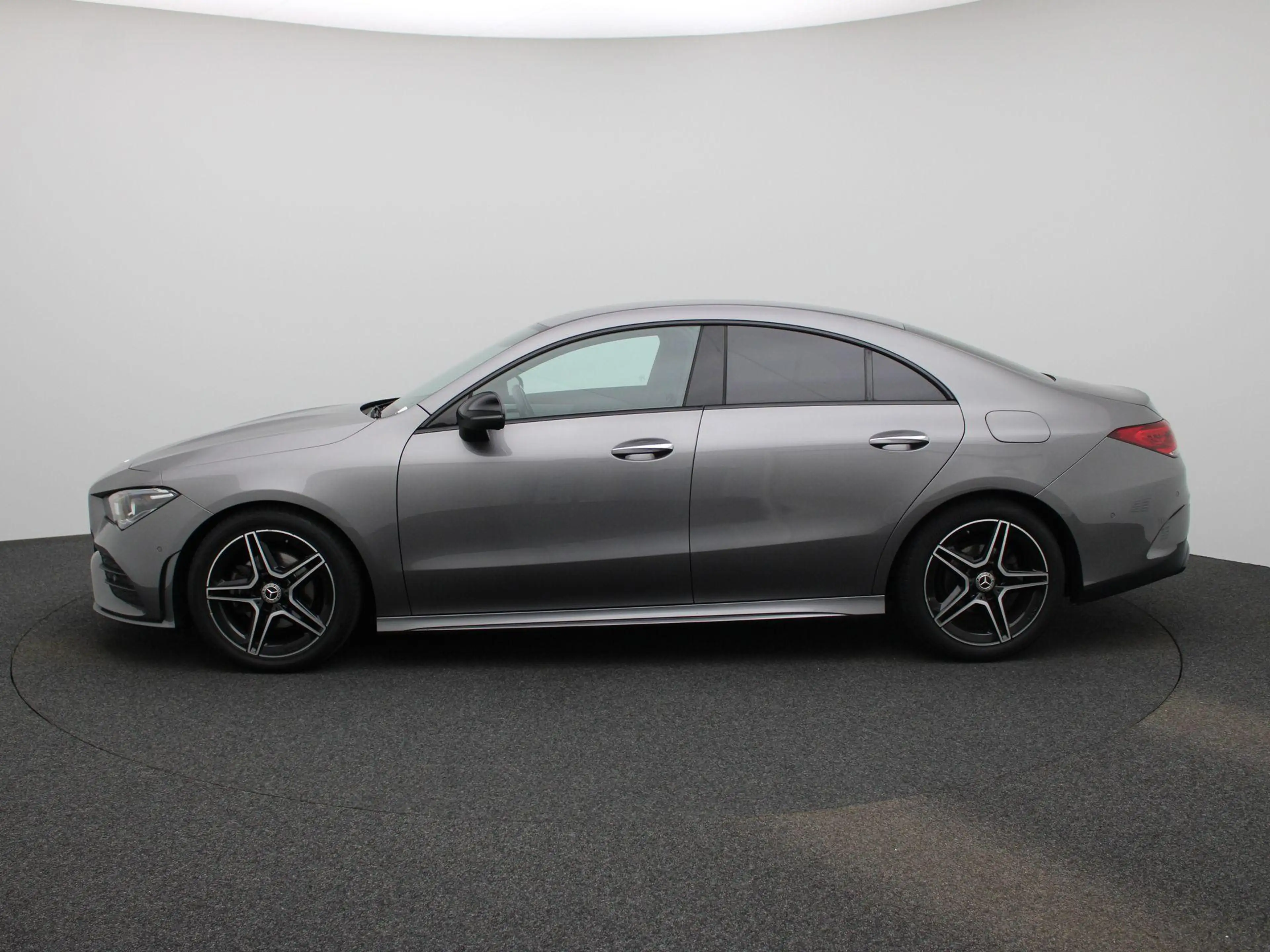 Mercedes-Benz CLA 180 AMG Line | ACHTERUITRIJCAMERA | TREKHAAK | SFEERVE — photo 4