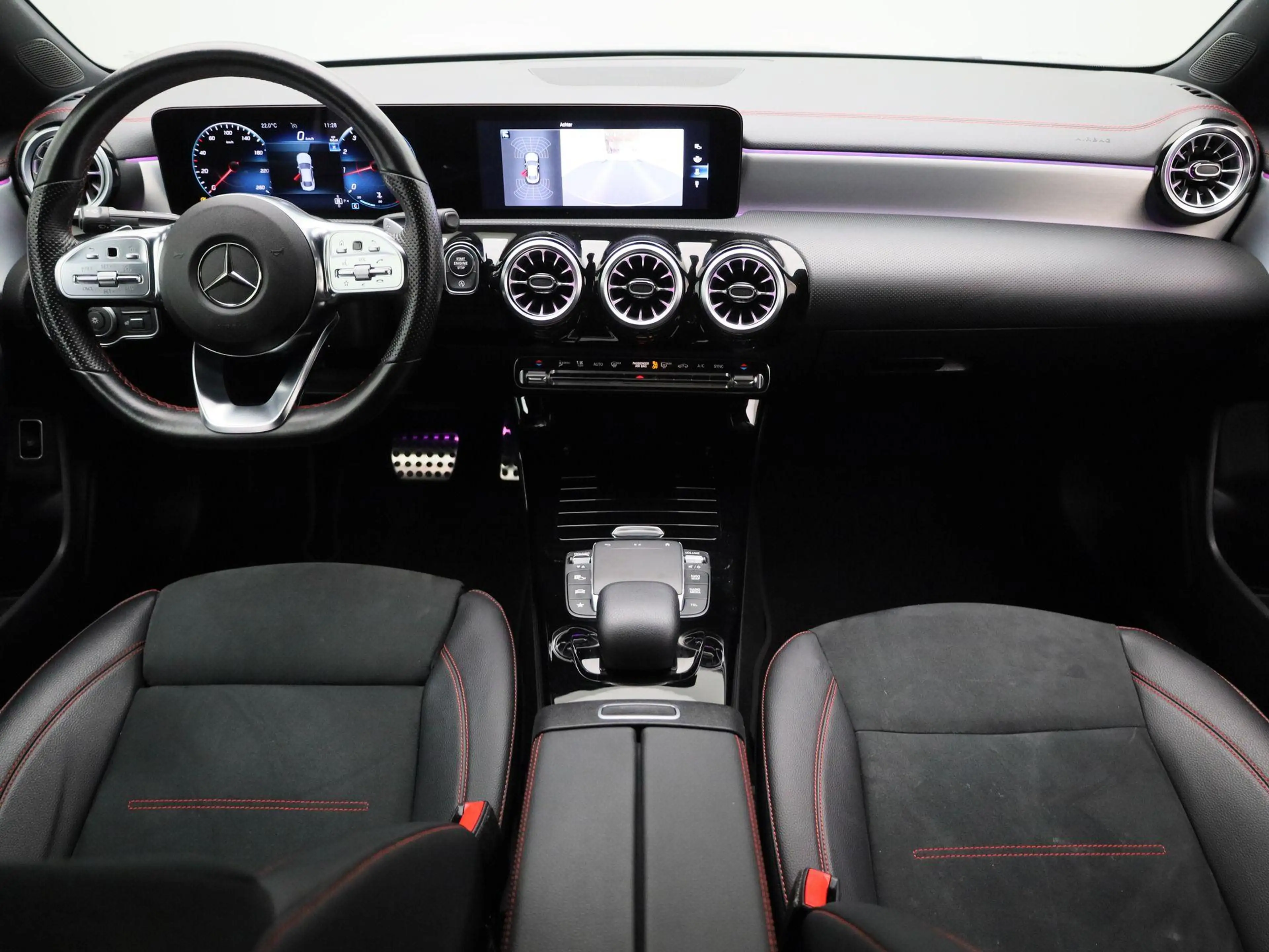 Mercedes-Benz CLA 180 AMG Line | ACHTERUITRIJCAMERA | TREKHAAK | SFEERVE — photo 8
