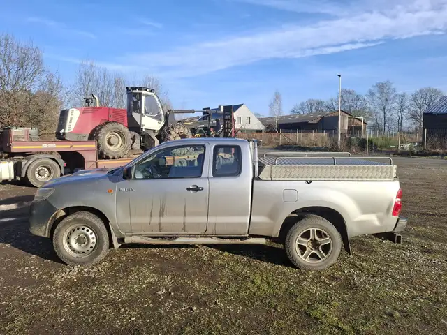 Toyota Hilux Hilux 2.5 D-4D 4WD STX Vente marchand