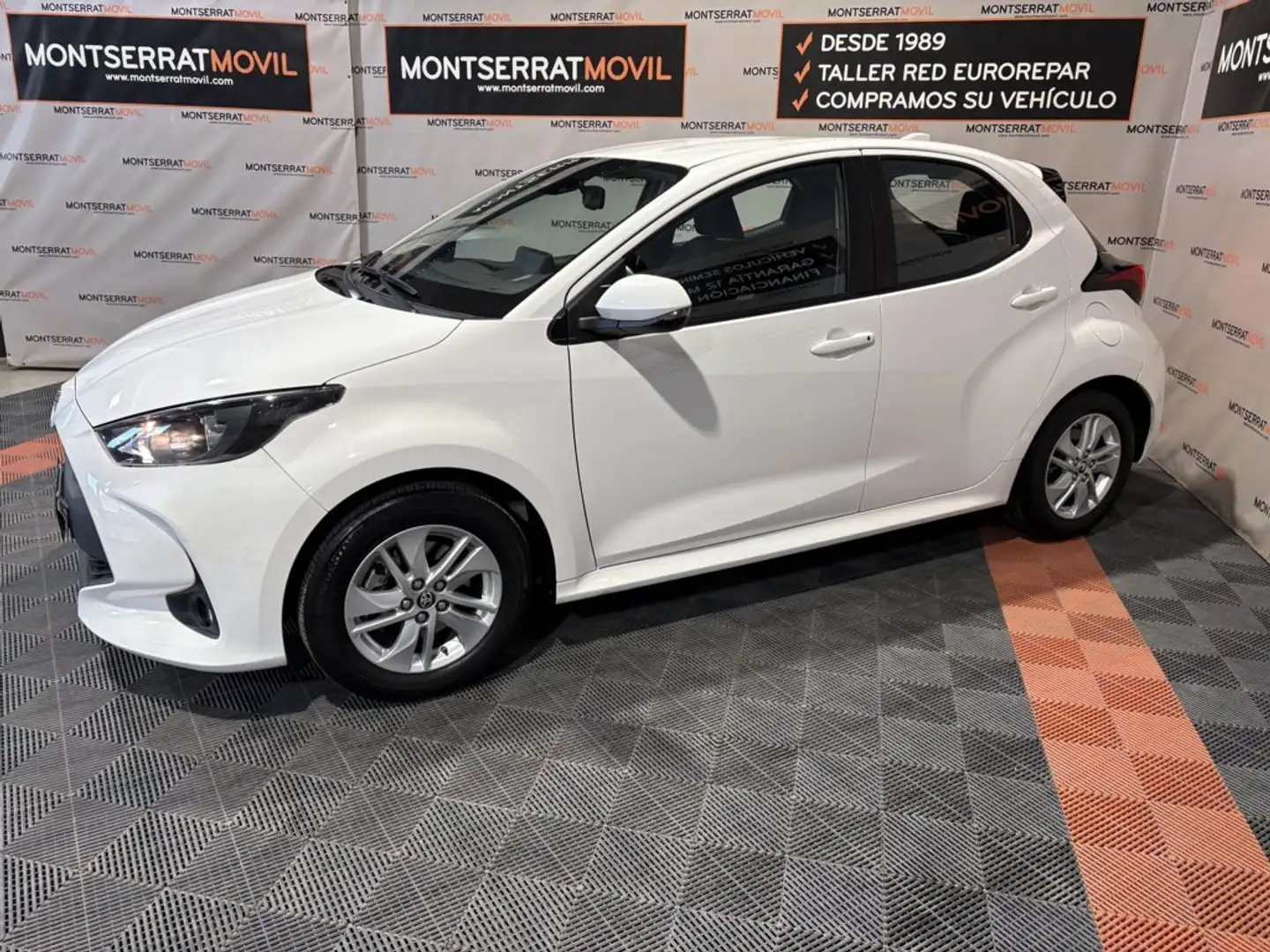 Toyota Yaris 120H 1.5 Active Tech Blanc - 2