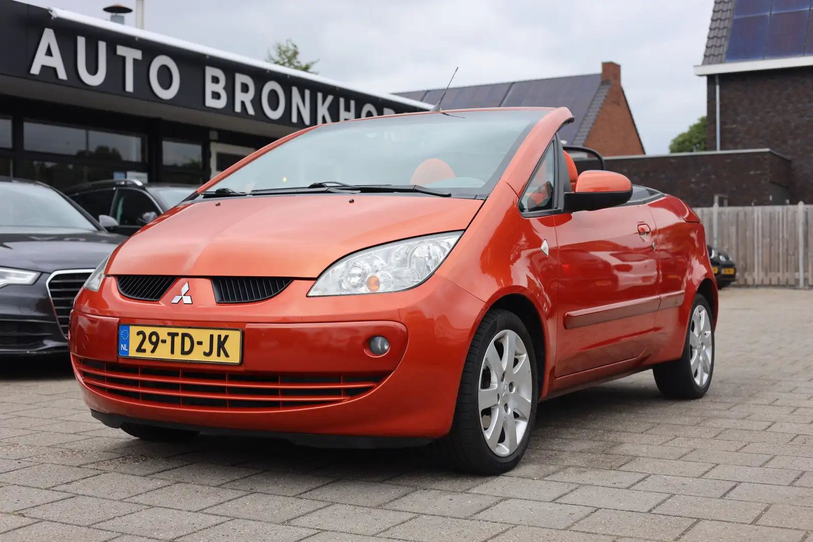 Mitsubishi Colt CZC 1.5 INVITE | AIRCO | 16 INCH *RIJKLAAR* Oranje - 1