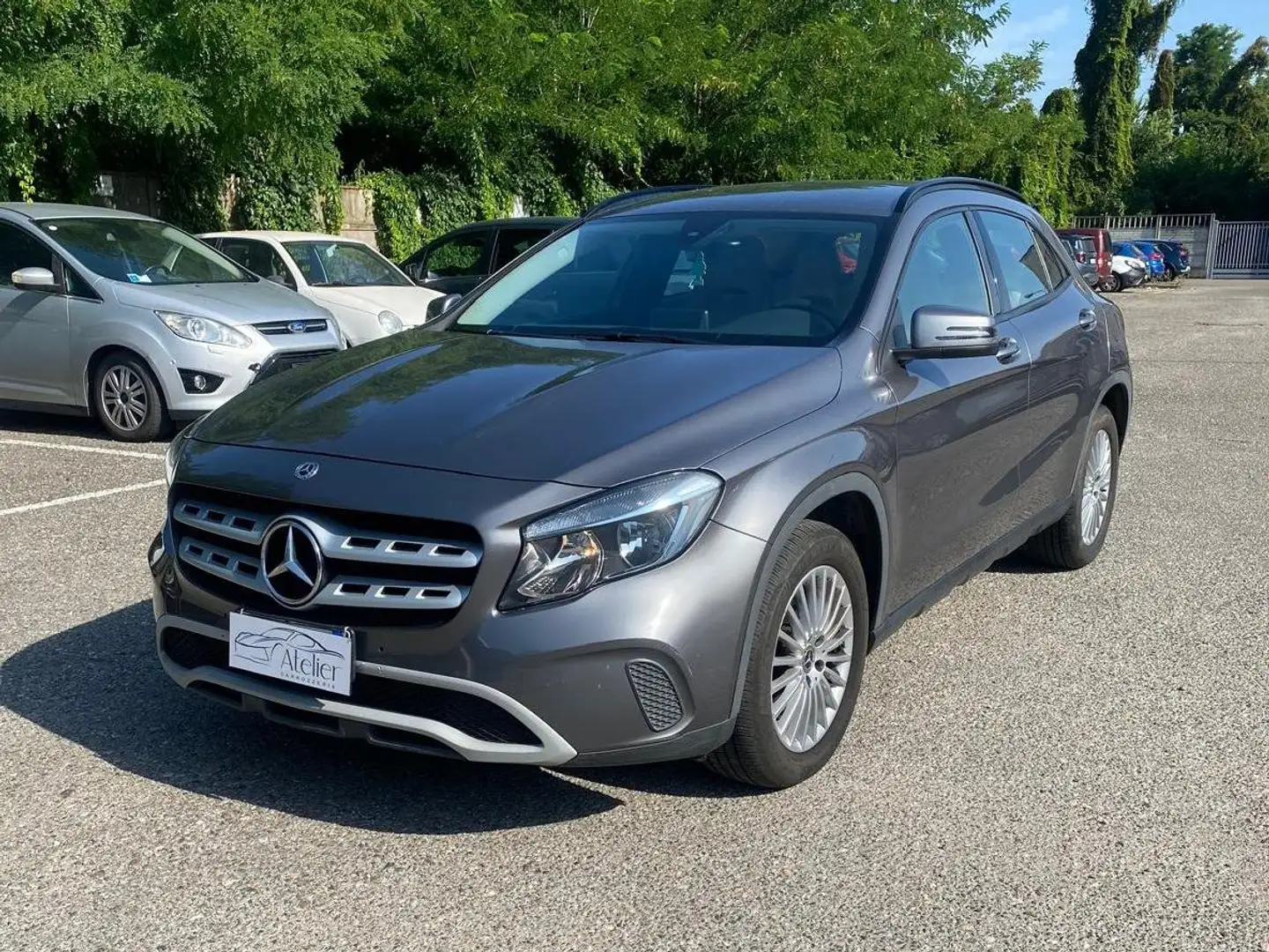 Mercedes-Benz GLA 200 d Premium 4matic auto Grigio - 2