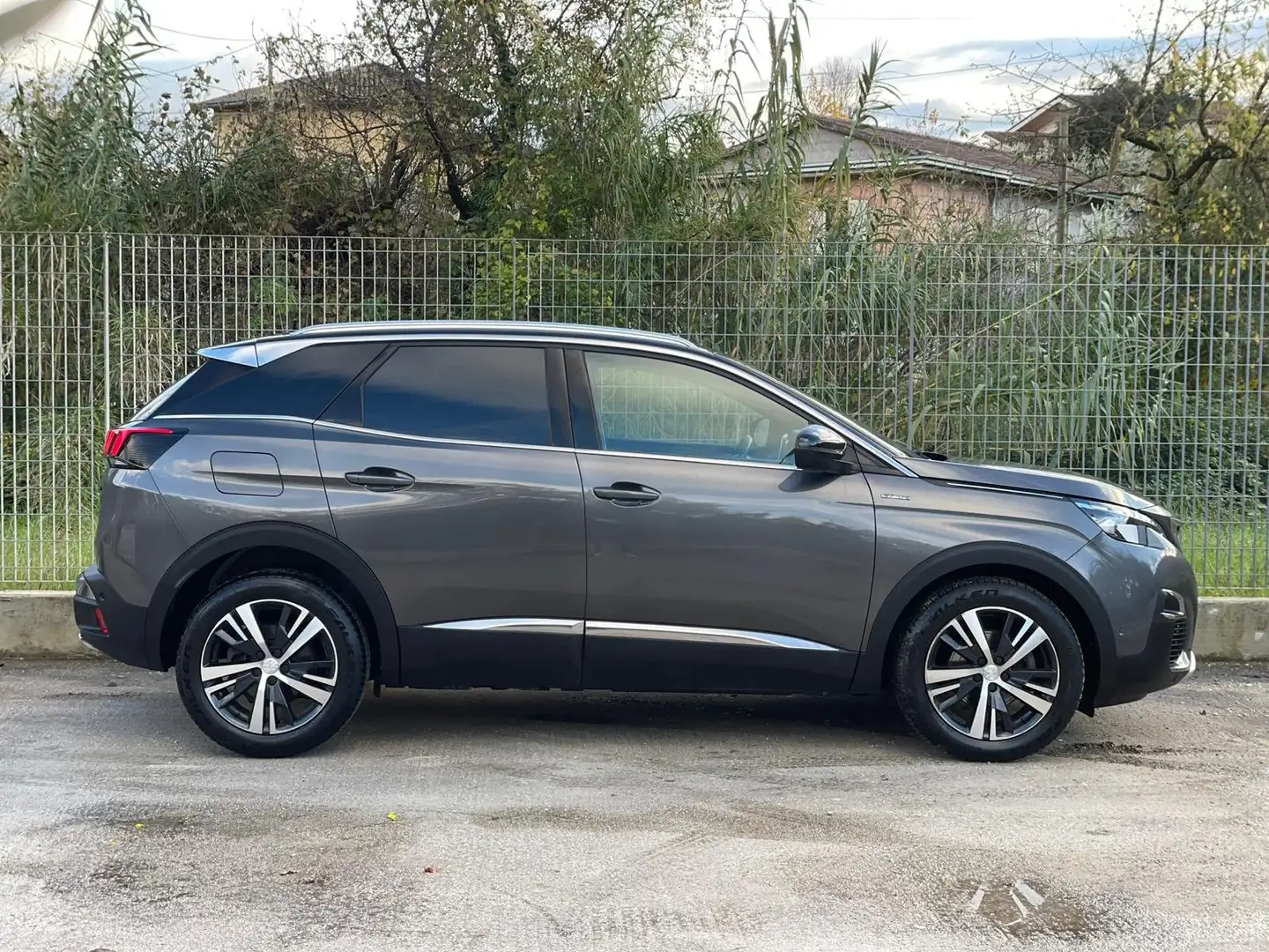 Peugeot 3008 1.2 130CV GT Line -TUA SENZA VINCOLI- Grigio - 1