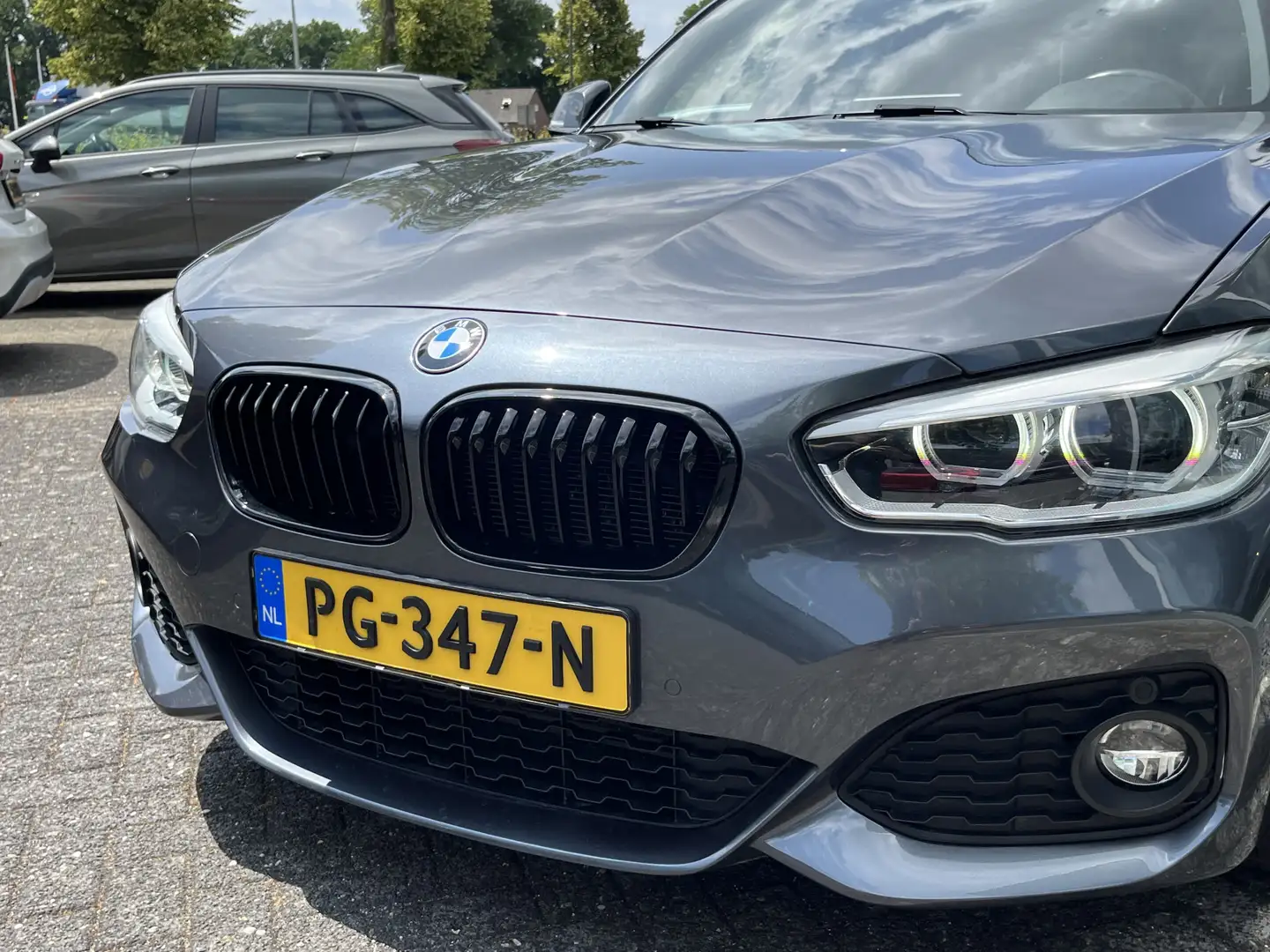 BMW 118 1-serie 118i Corporate Lease High Executive M Spor Grijs - 2