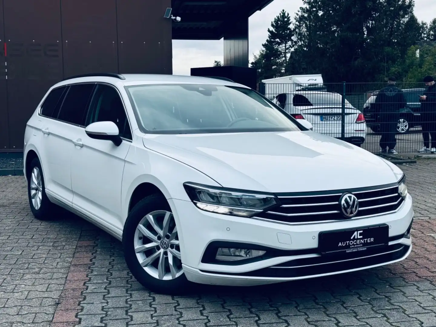 Volkswagen Passat Variant Passat Var. 2.0 TDI DSG Business NAVI+AHK+ACC Blanco - 1