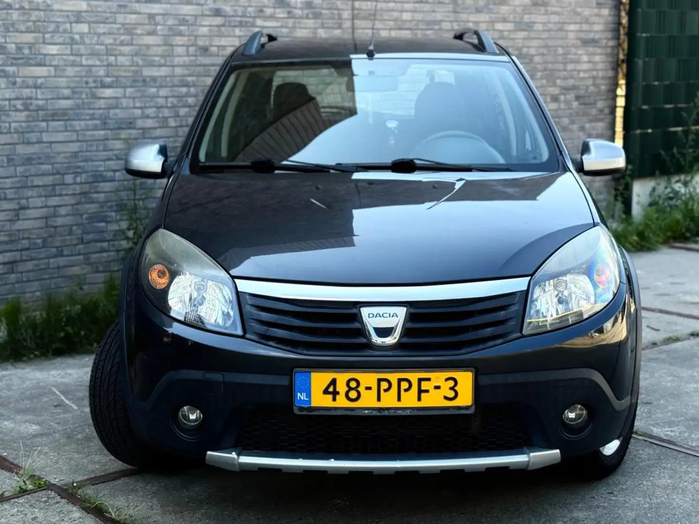Dacia Sandero 1.6 Stepway Airco Grijs - 2