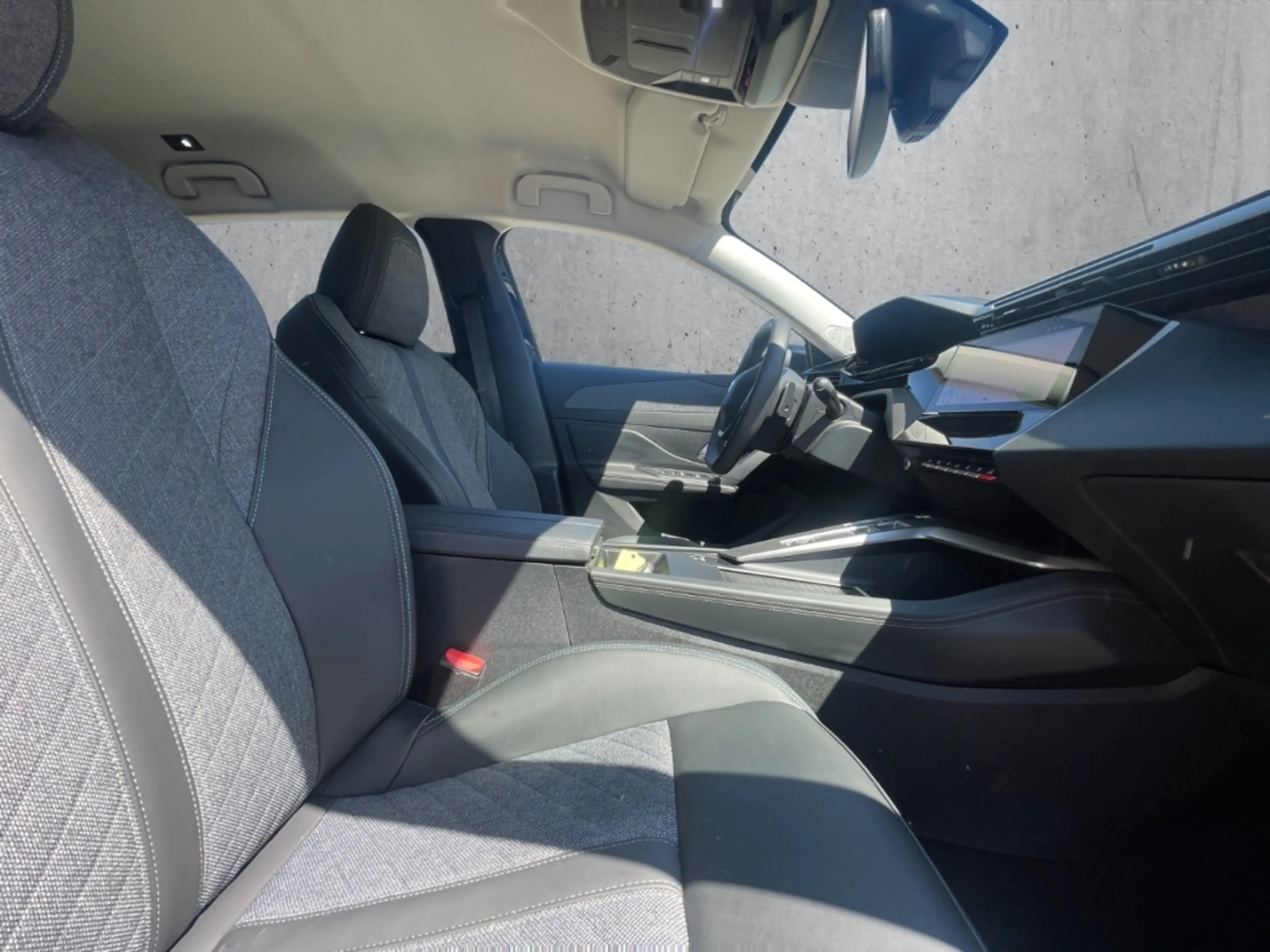 Peugeot 408 Allure PureTech 130 EAT8 AHK-abnehmbar Navi Memory — photo 13