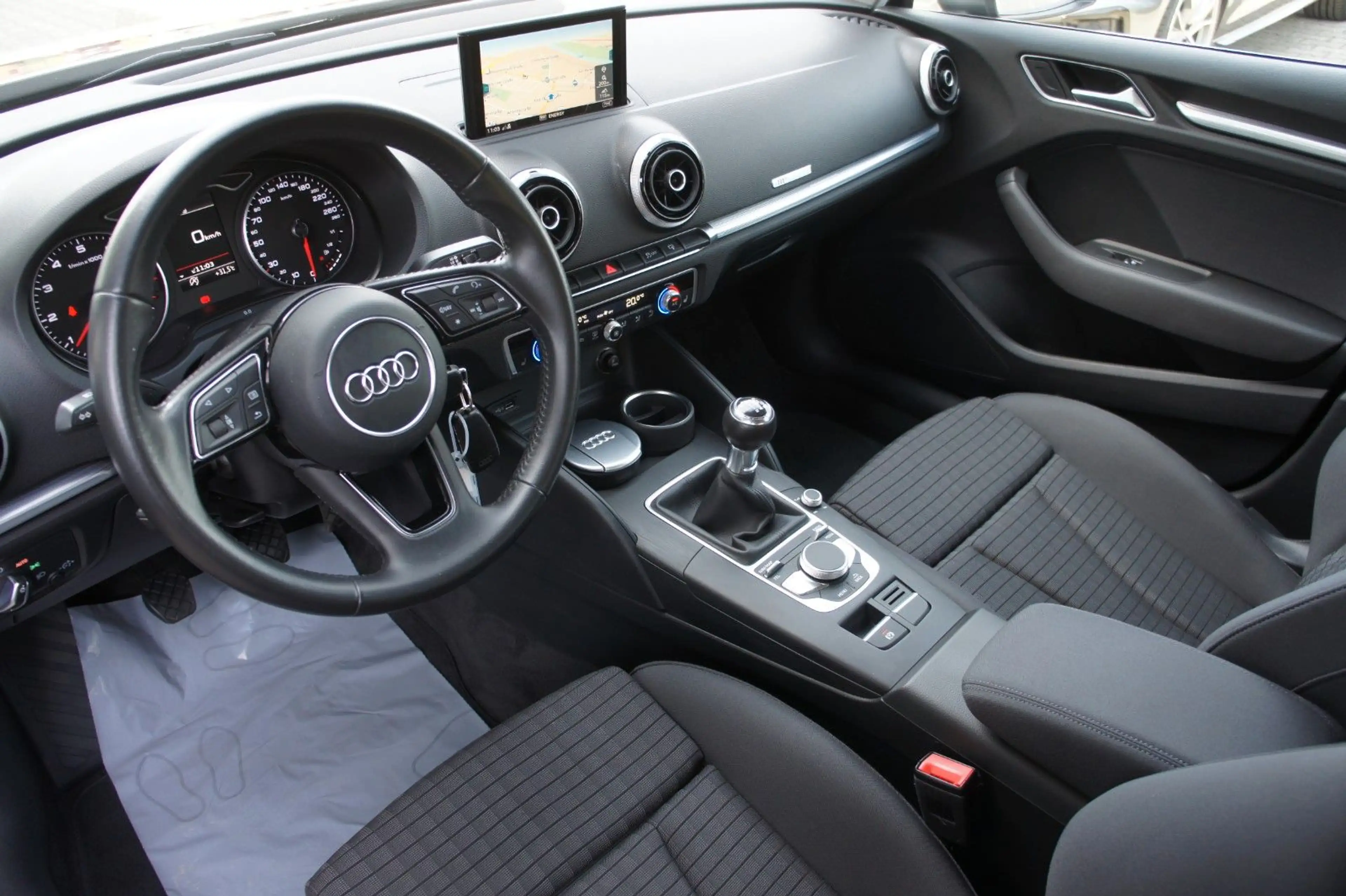 Audi A3 Sportback 1.4 TFSI sport *LED*NAVI*CARPLAY* — photo 13