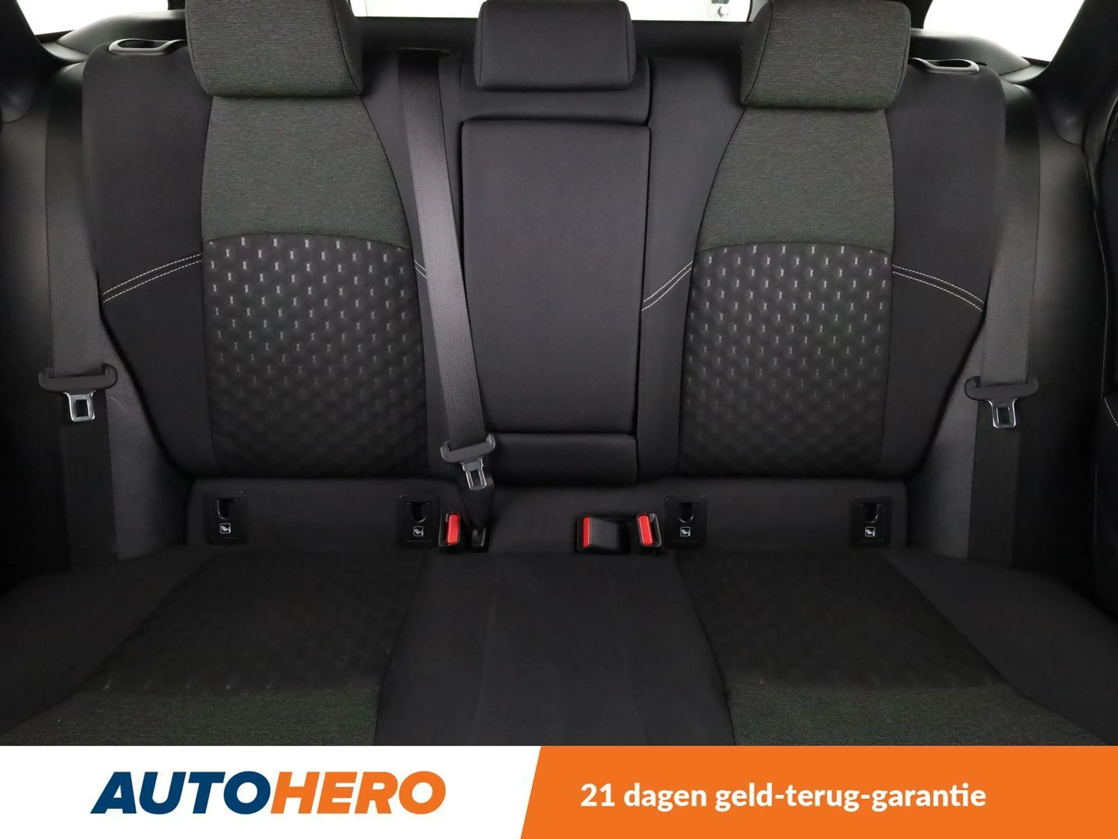 Suzuki Swace 1.8 Hybrid Comfort+ — photo 15