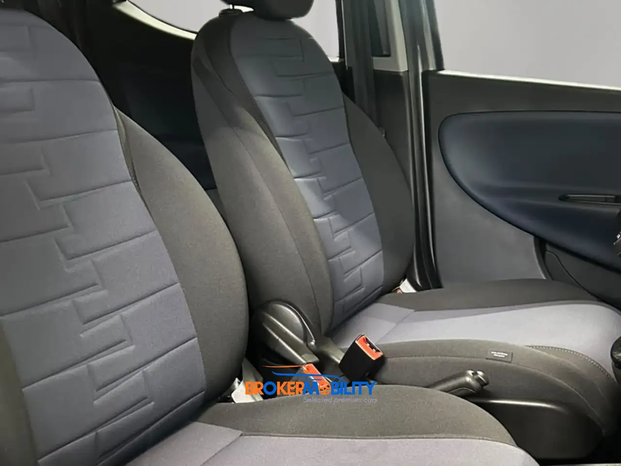 Lancia Ypsilon 2024 — фото 11