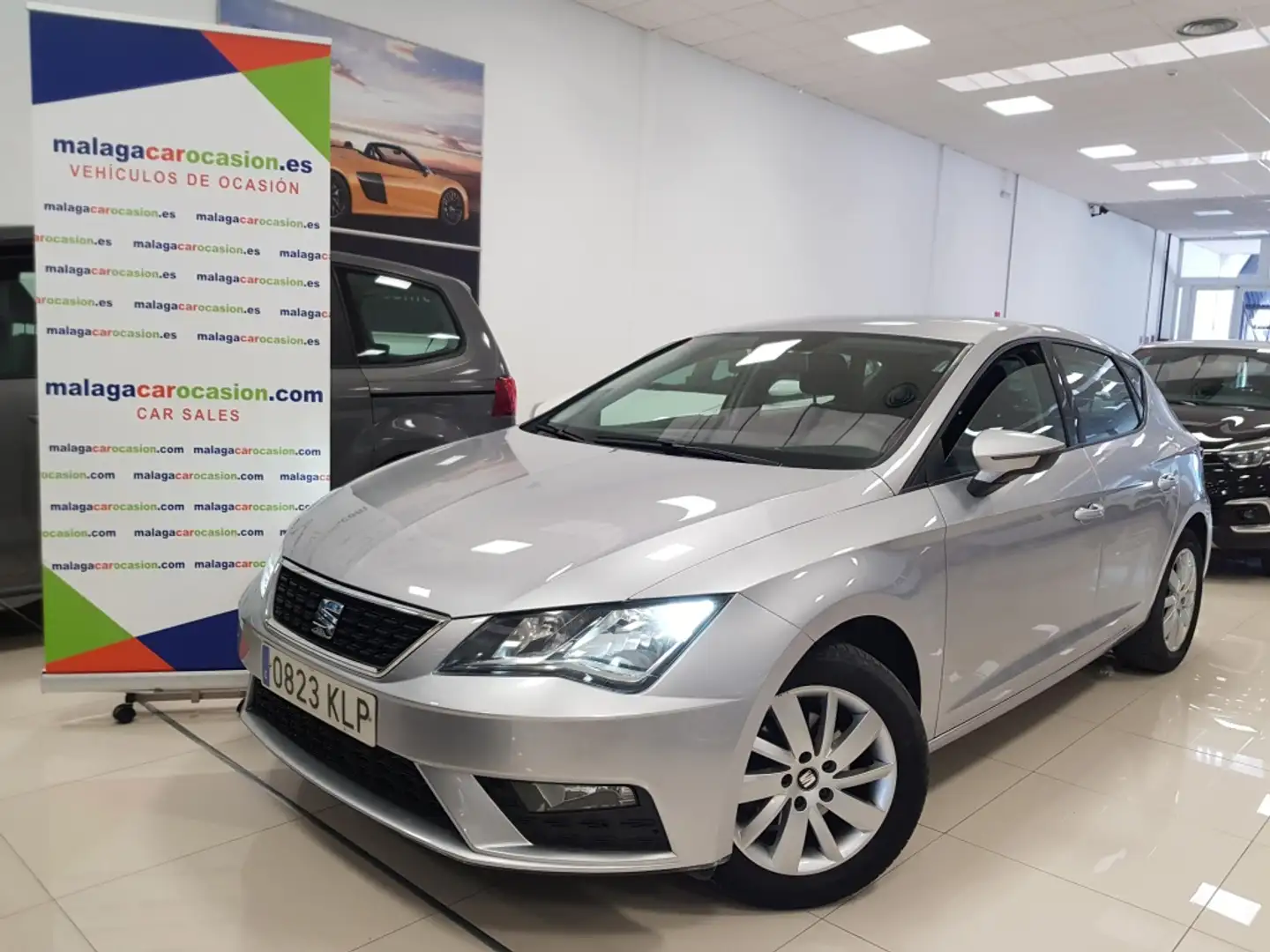 SEAT Leon 1.2 TSI S&S Reference Plus 110 Zilver - 2