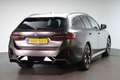 BMW i5 eDrive40 M Sport / Panoramadak / Trekhaak / Adapti Grijs - thumbnail 3
