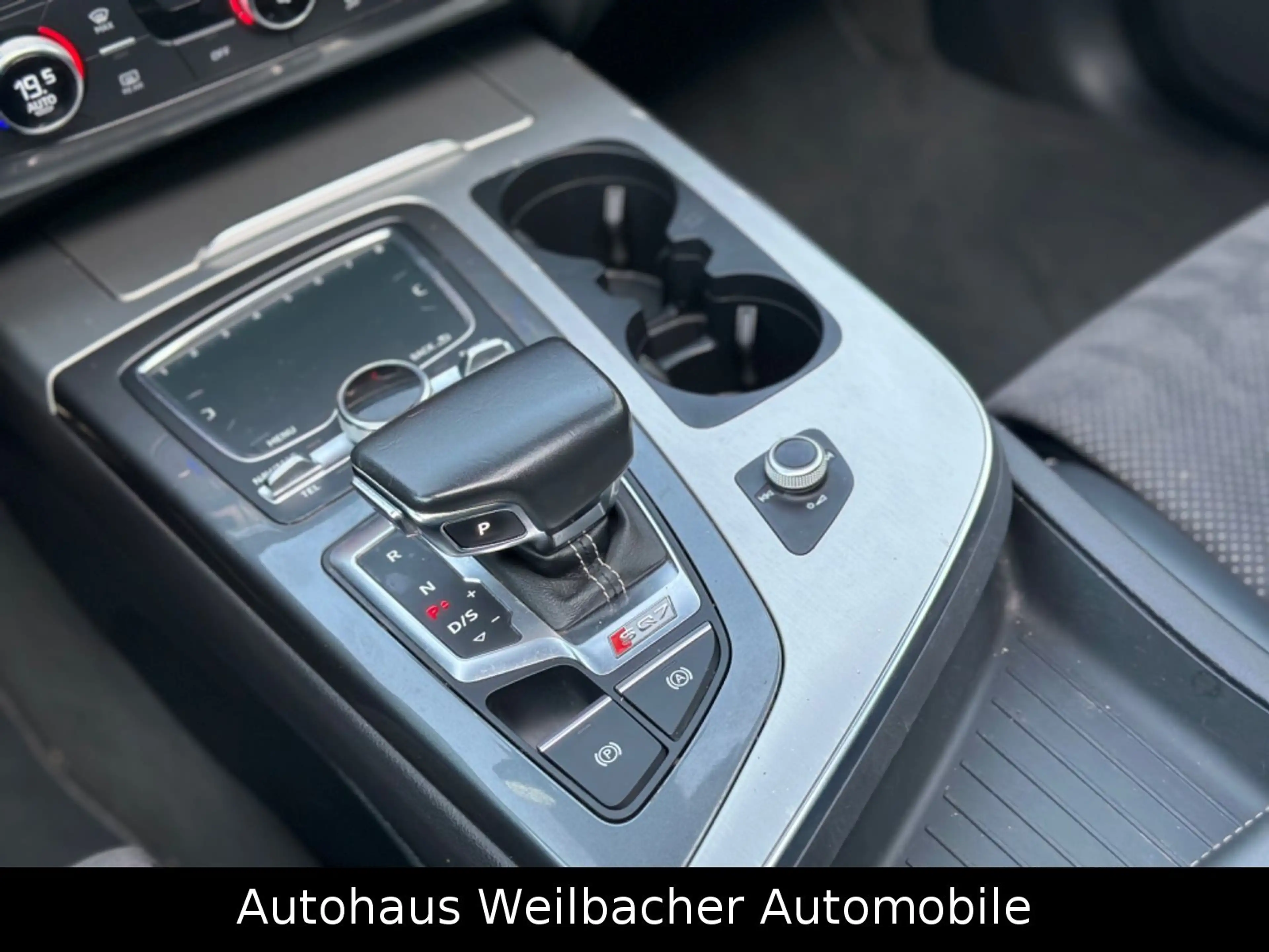 Audi SQ7 4.0 TDI quattro *7-Sitzer*Nachtsicht*Pano* — photo 12