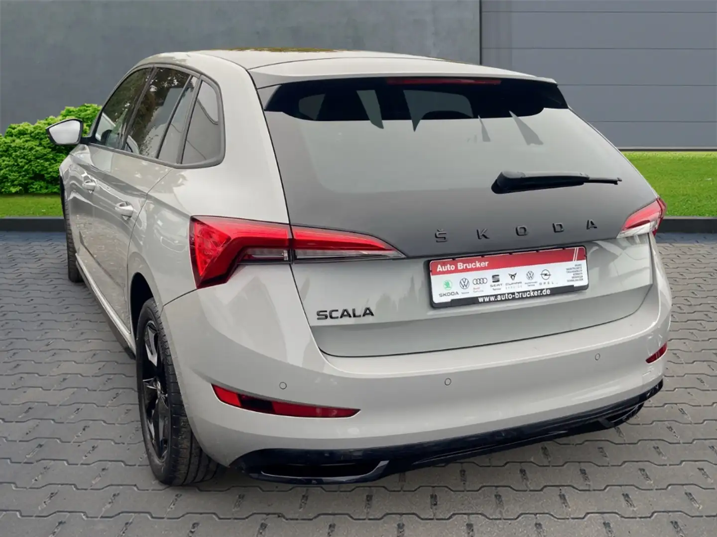 Skoda Scala Monte Carlo 1.5 TSI+Alufelgen+el.Panoramadach+LED Grau - 2