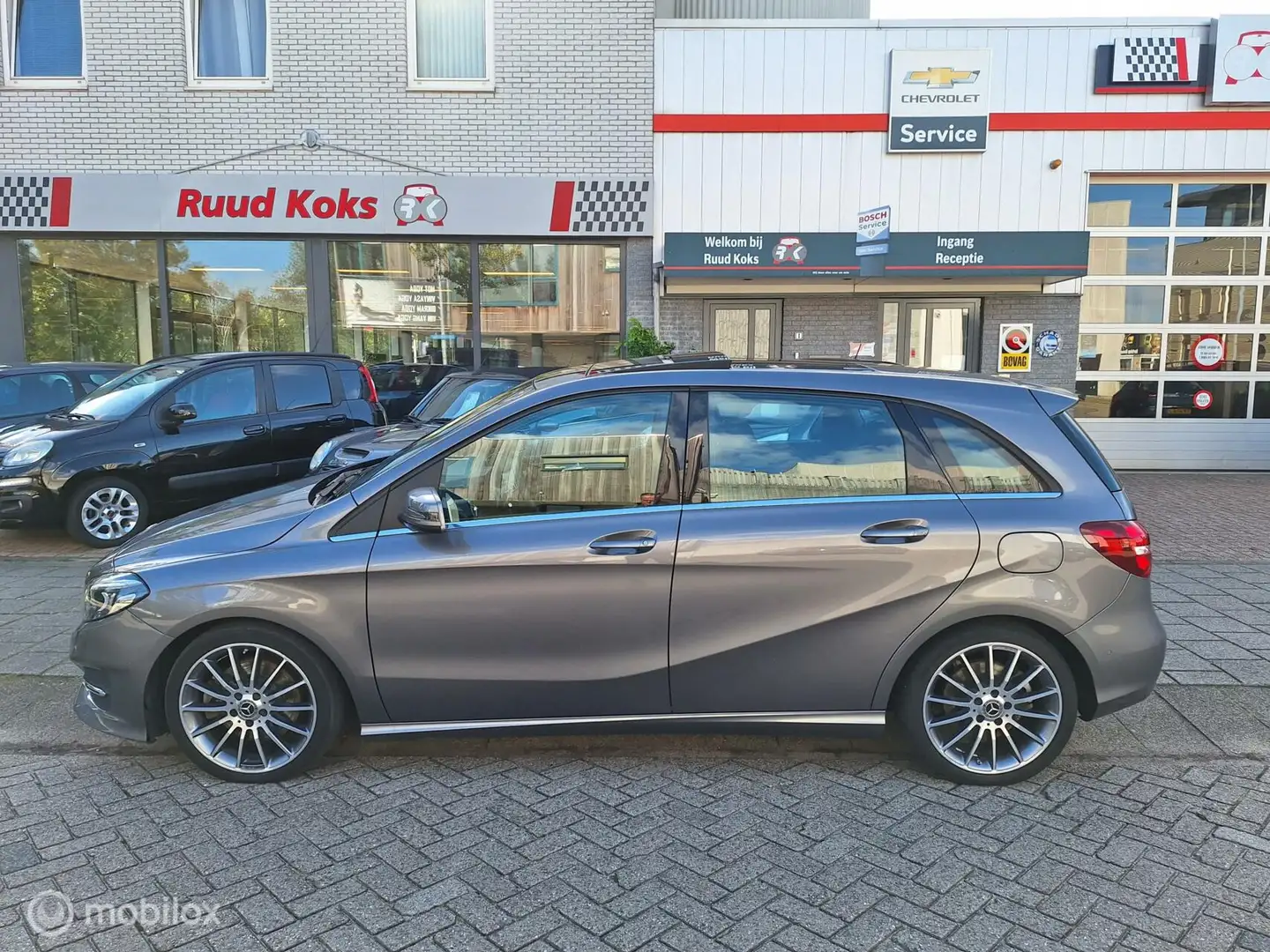 Mercedes-Benz B 250 4MATIC PRESTIGE / Panoramadak / Navigatie / Сірий - 2