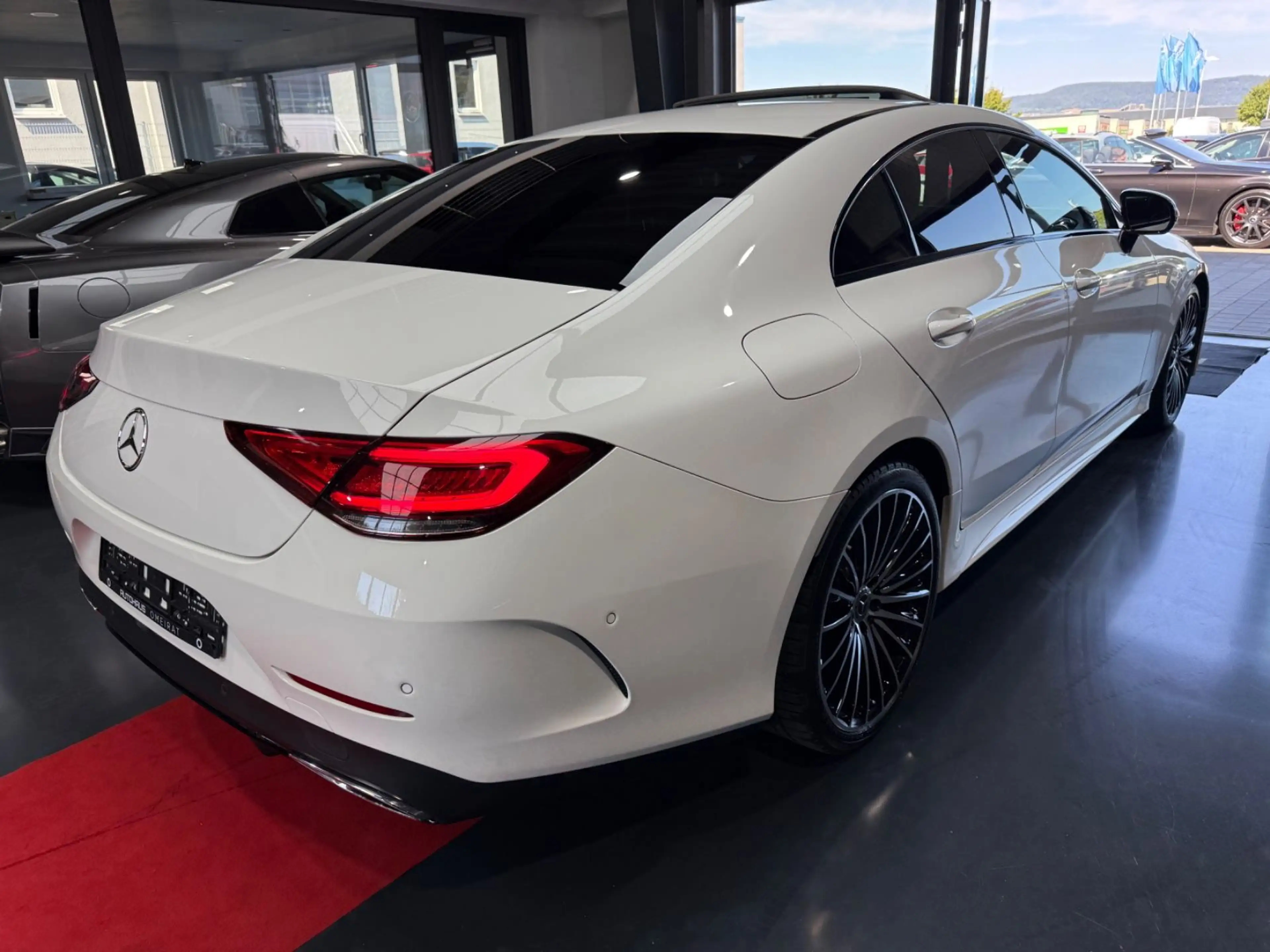 Mercedes-Benz CLS 220 d AMG-Line/Night-Paket/S-Dach/HUD/1HD — photo 5