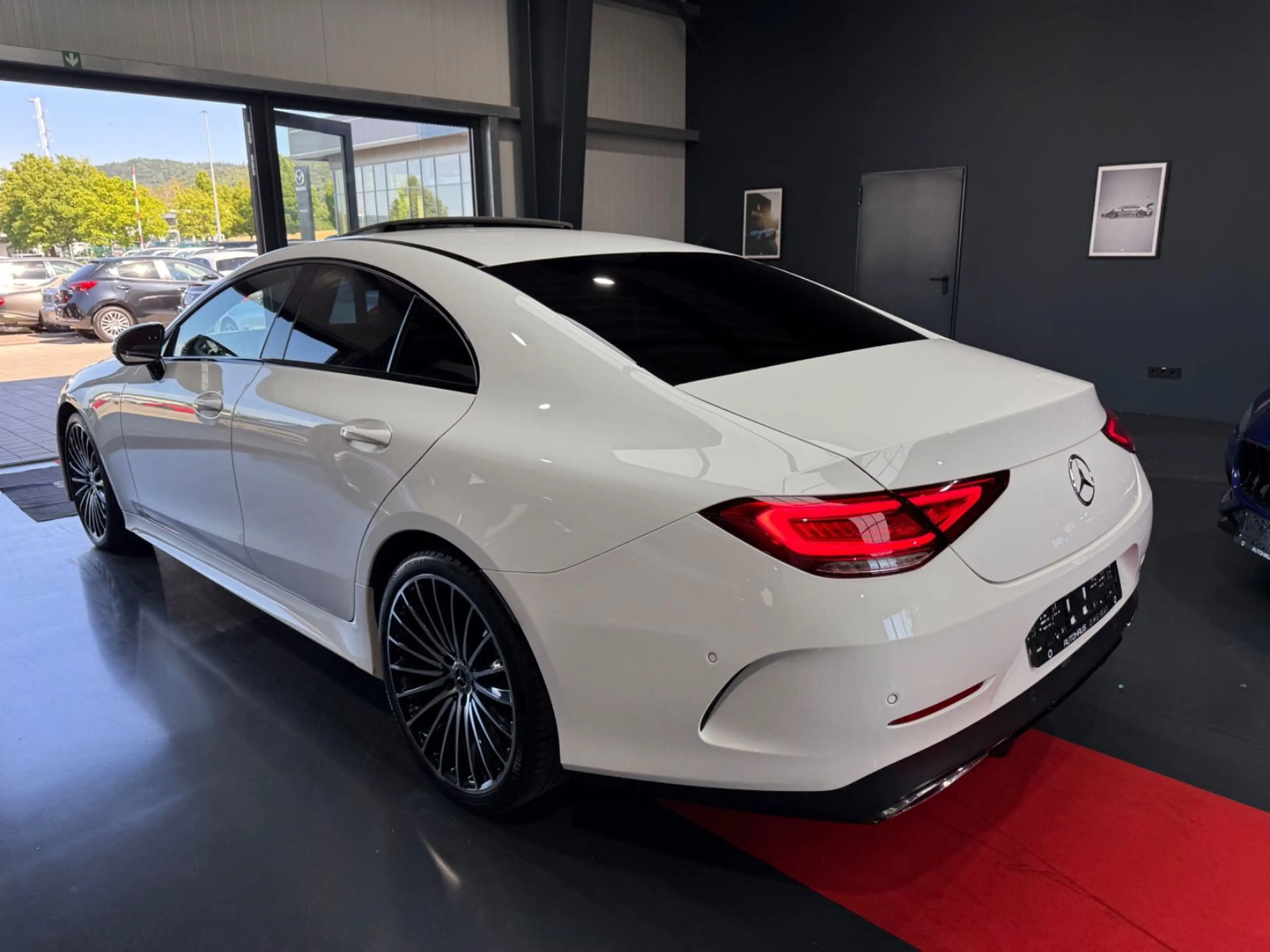 Mercedes-Benz CLS 220 d AMG-Line/Night-Paket/S-Dach/HUD/1HD — photo 8
