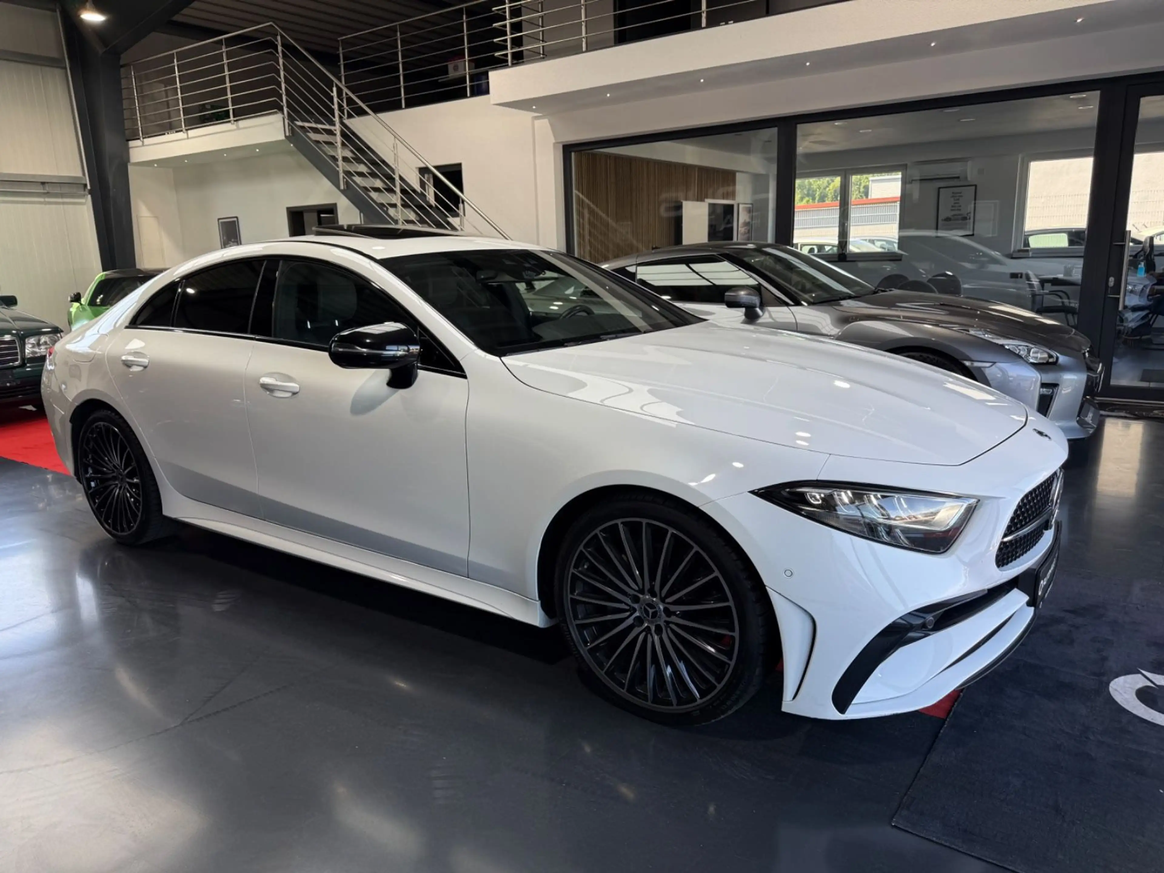 Mercedes-Benz CLS 220 d AMG-Line/Night-Paket/S-Dach/HUD/1HD — photo 3